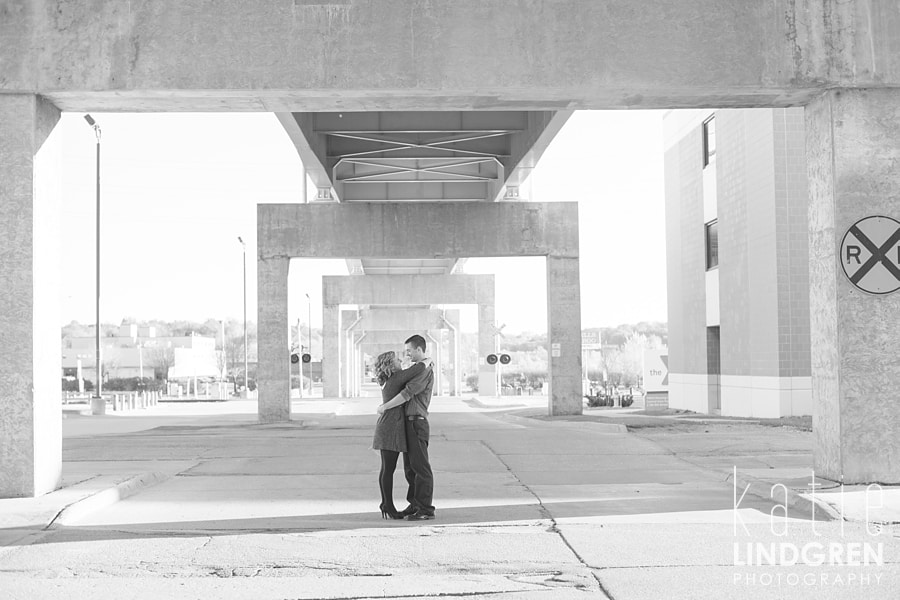 Downtown Des Moines Engagement Photos