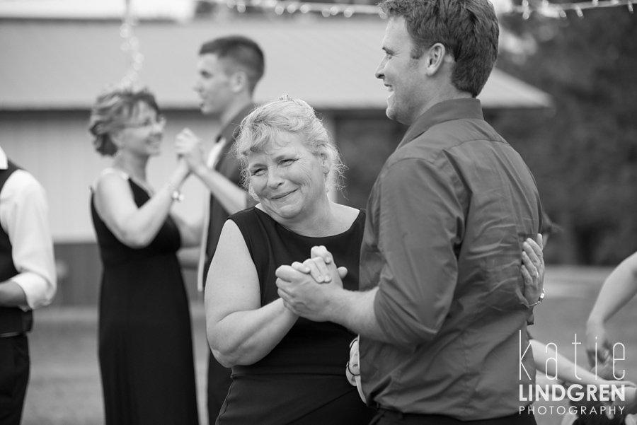 Des Moines - Iowa - Wedding Photographer