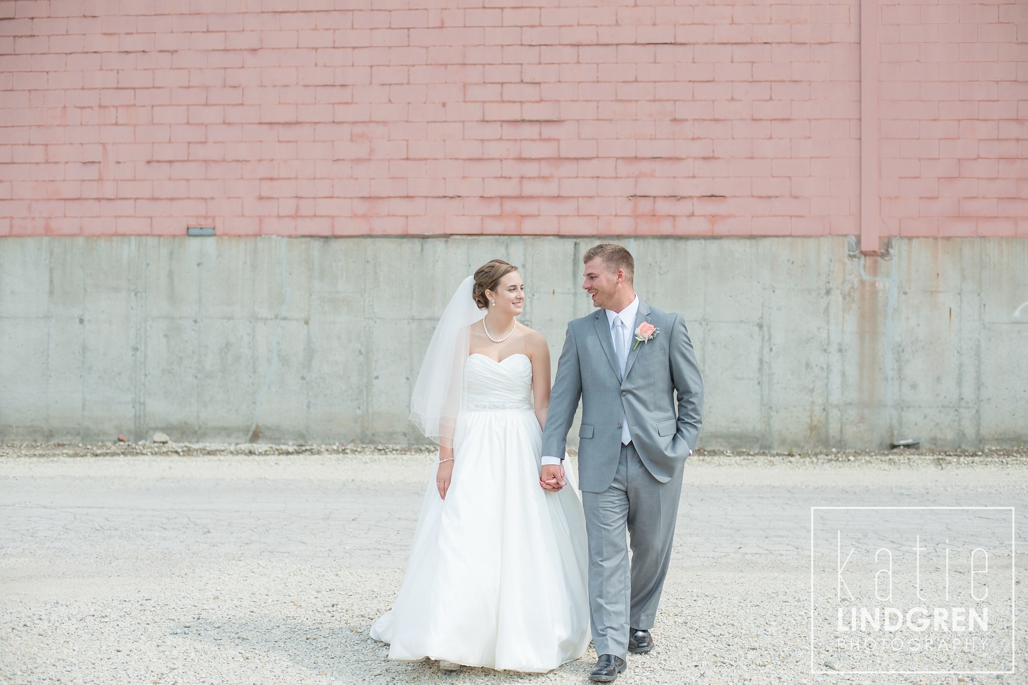 Iowa Wedding Photographer