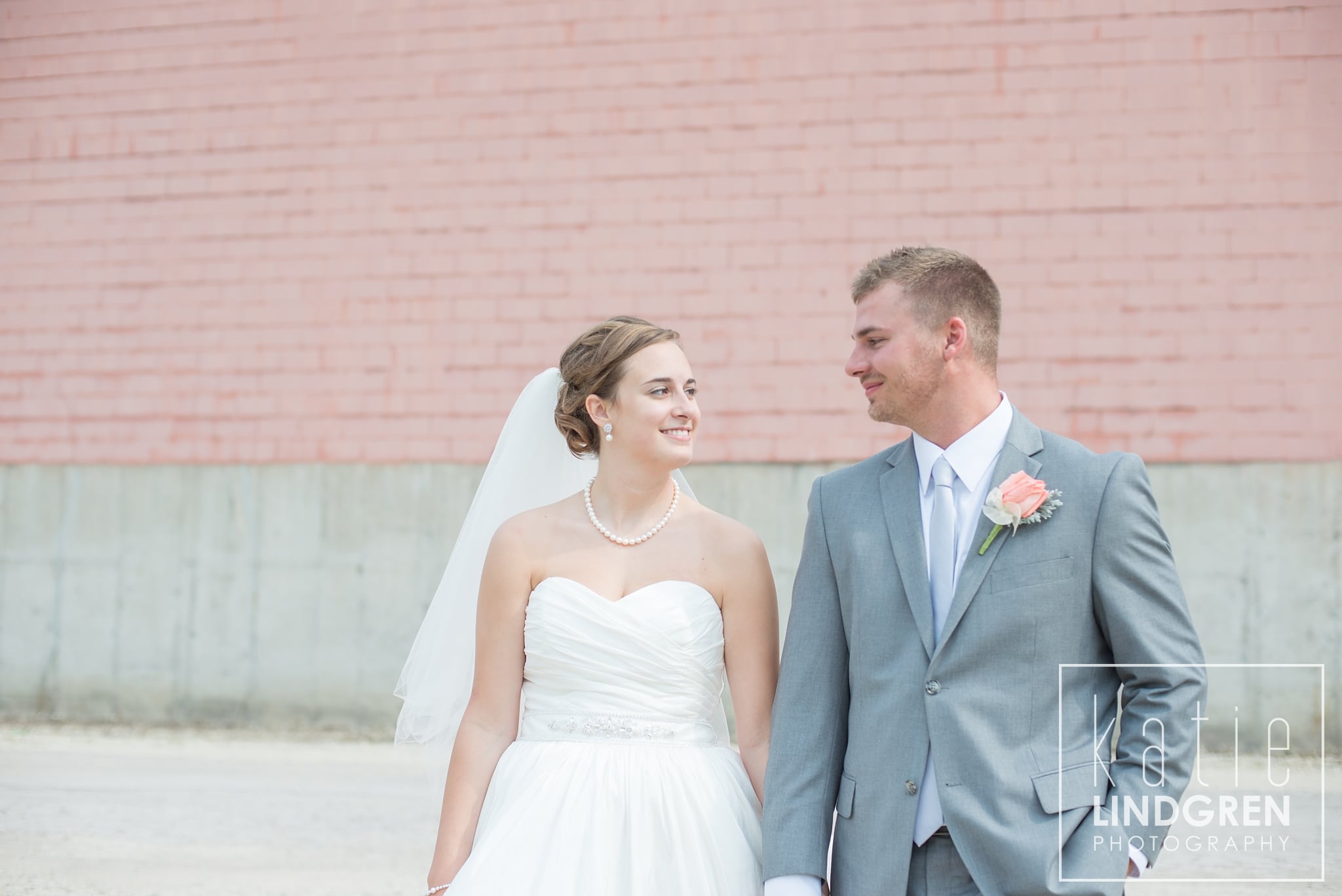 Iowa Wedding Photographer