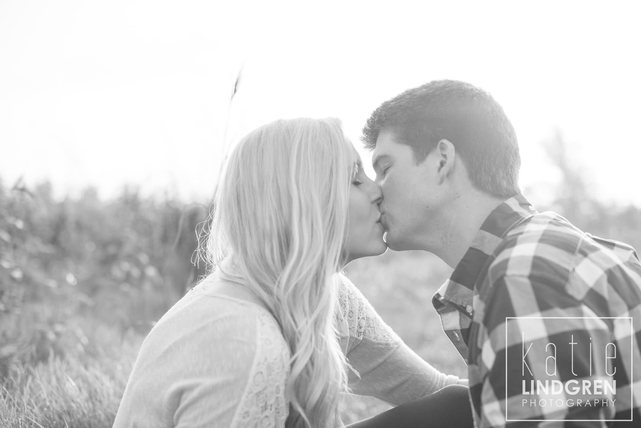 Des Moines-Iowa-Engagement-Photographer