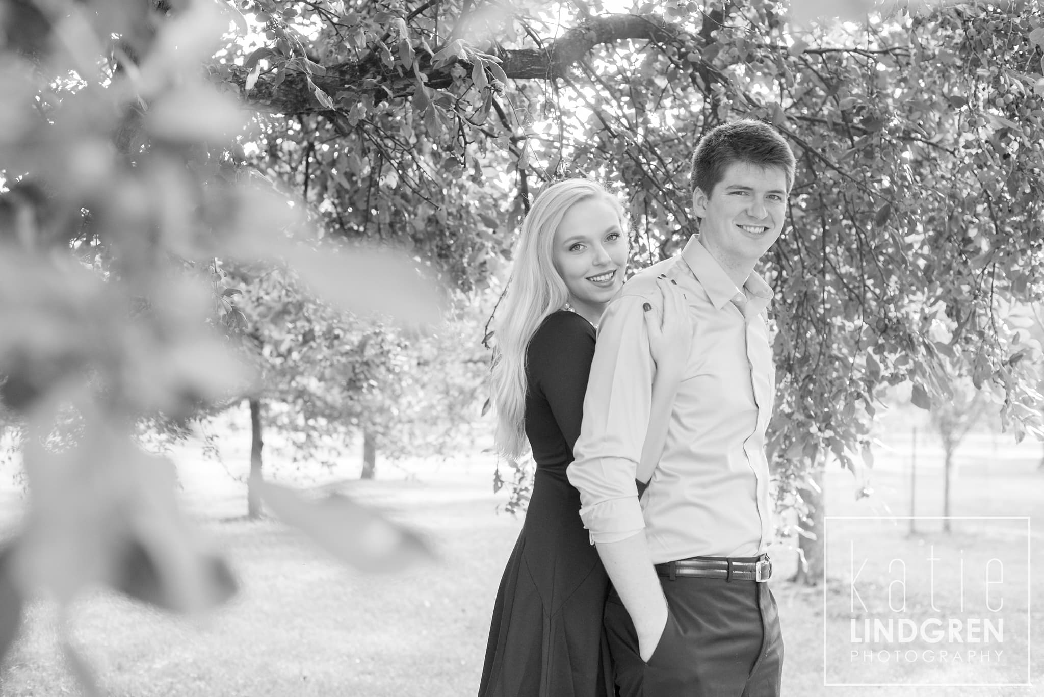 Des Moines-Iowa-Engagement-Photographer