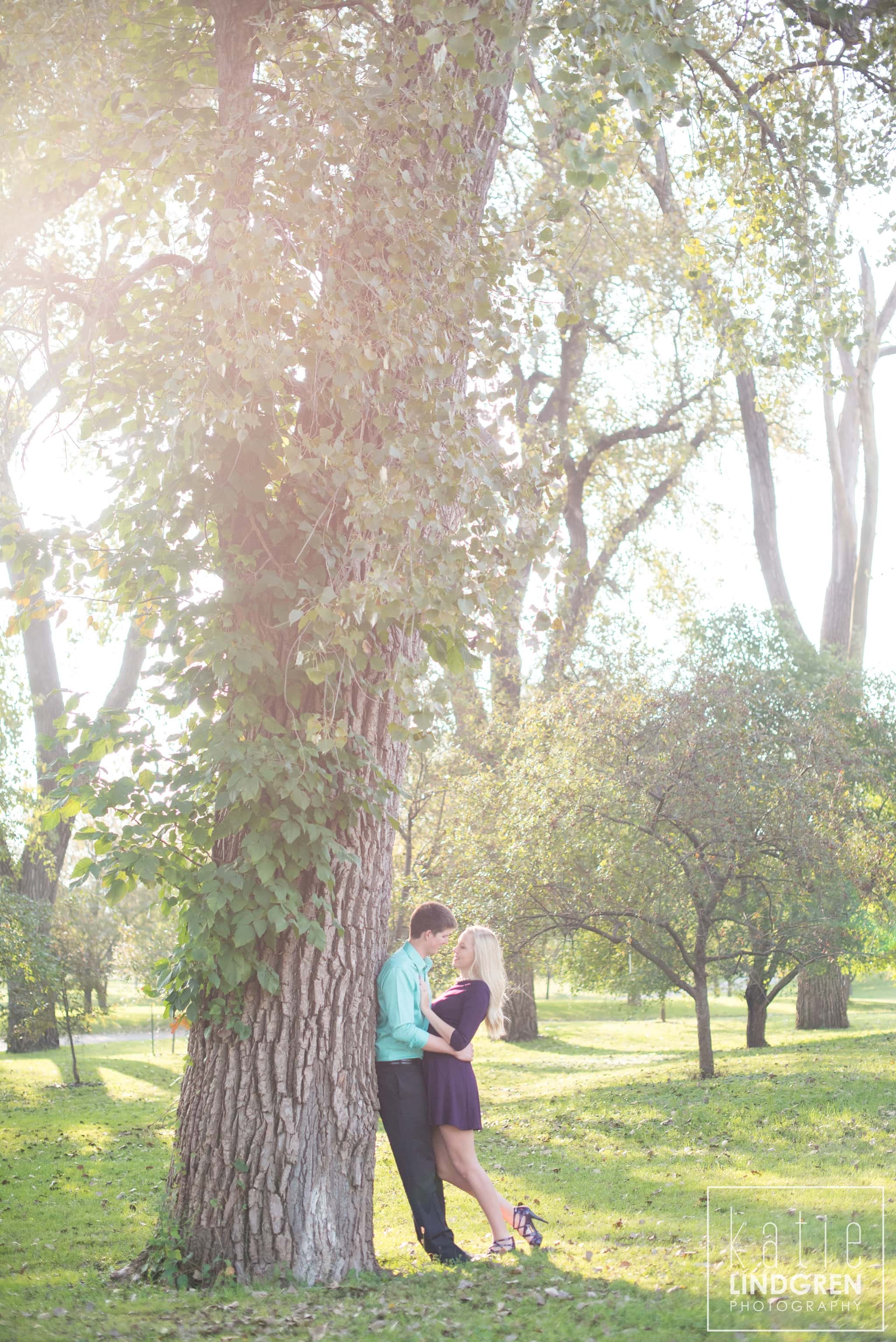 Des Moines-Iowa-Engagement-Photographer
