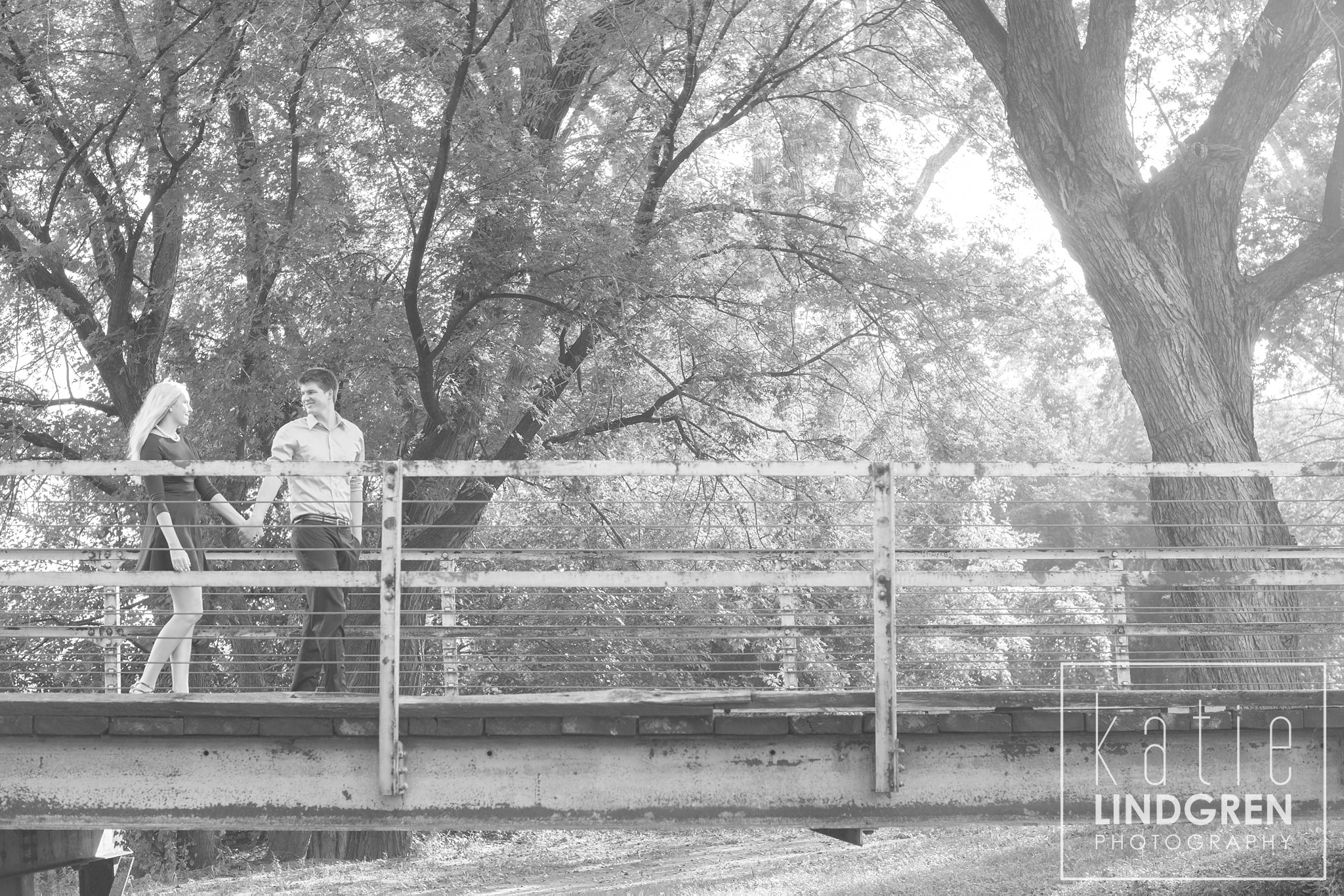 Des Moines-Iowa-Engagement-Photographer