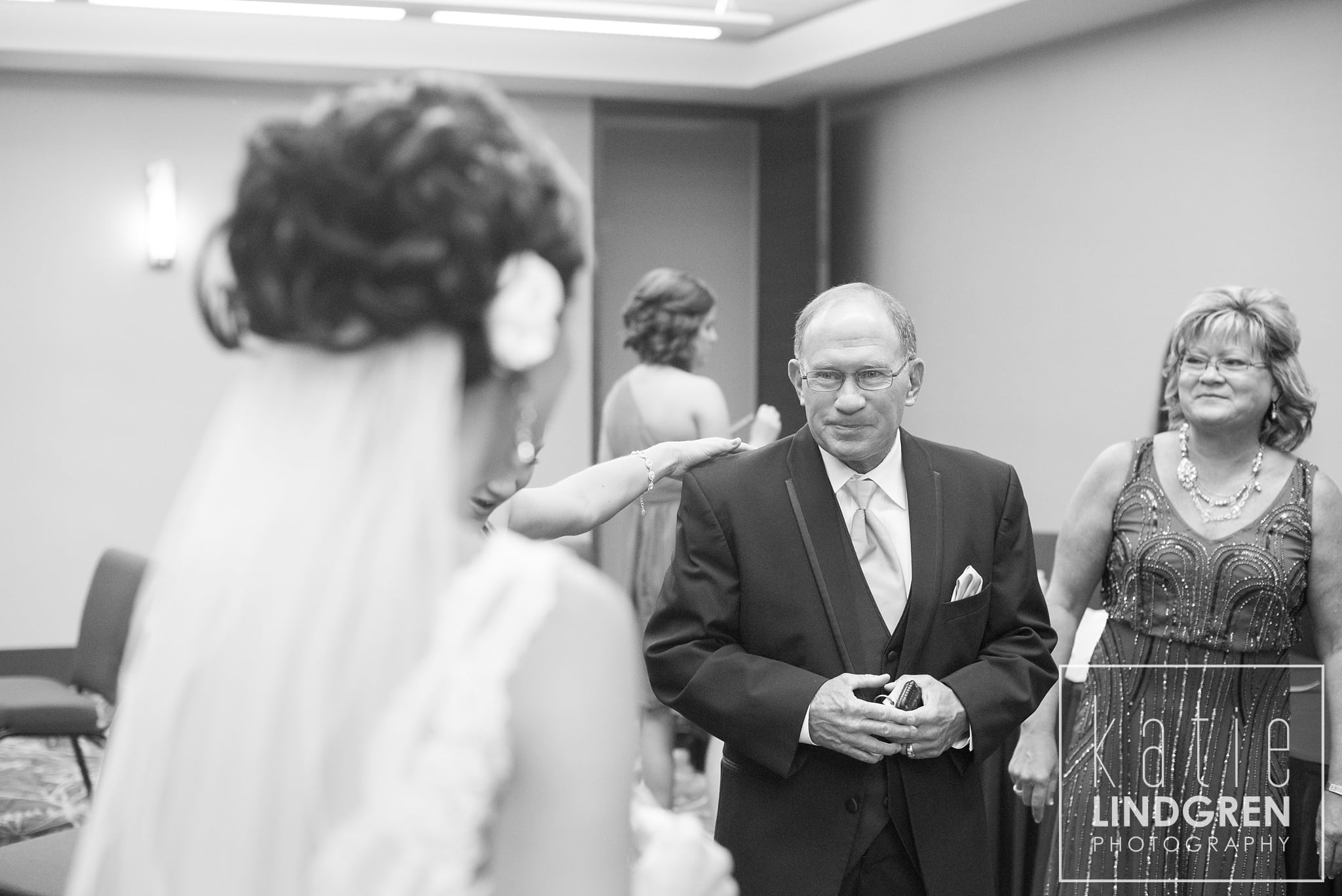 Des Moines Wedding Photographer