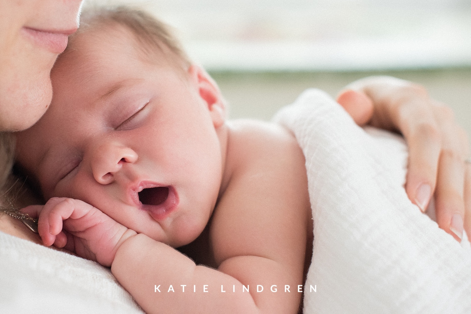 Lifestyle Newborn Photographer