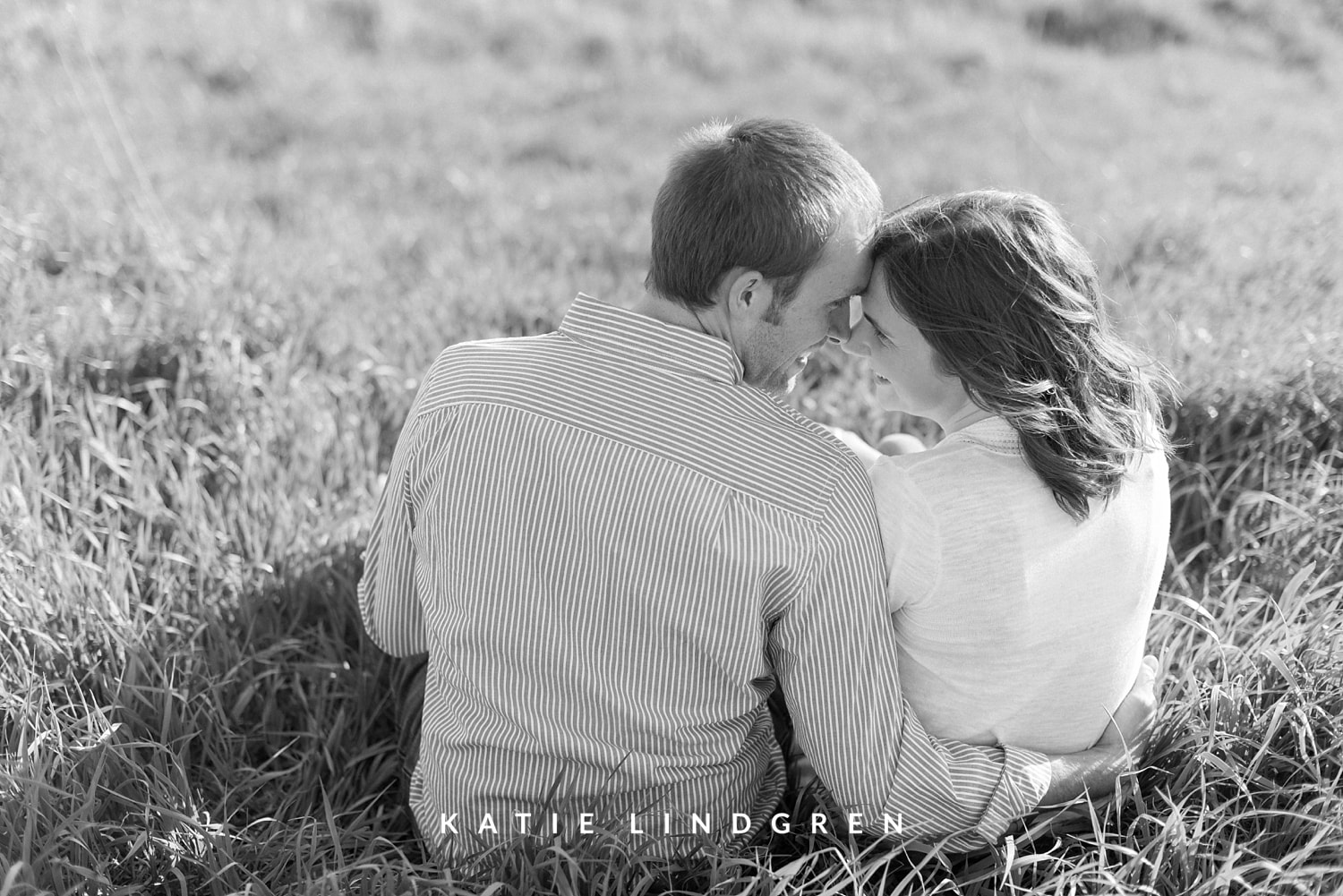 Des Moines Relaxed Natural Engagement Photography