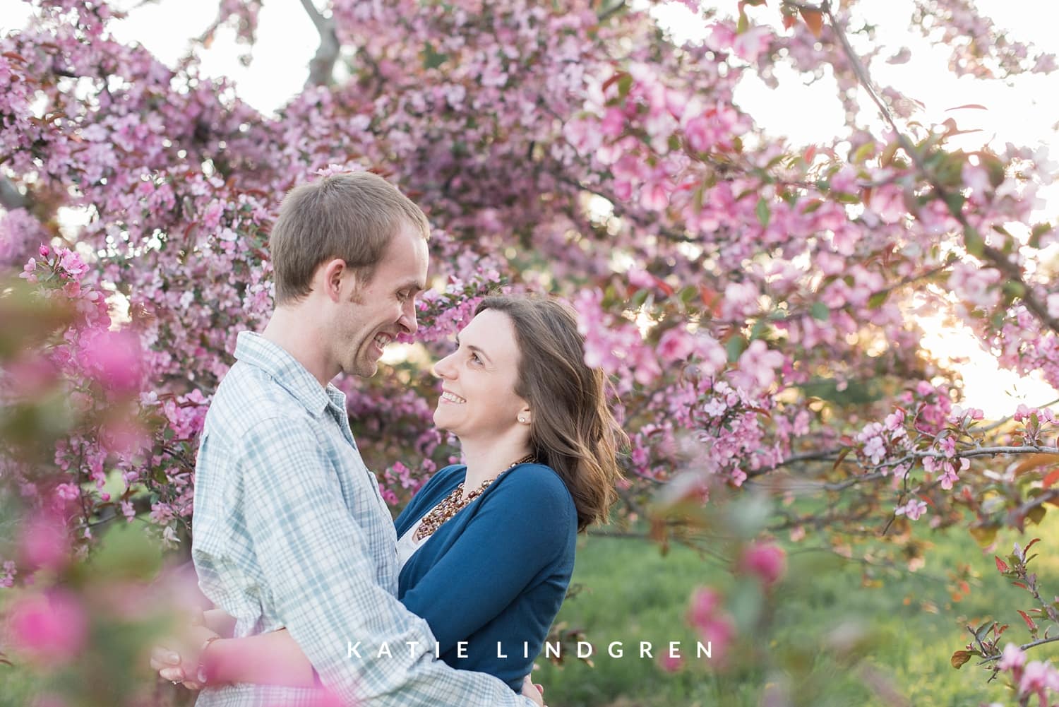 Des Moines Relaxed Natural Engagement Photography