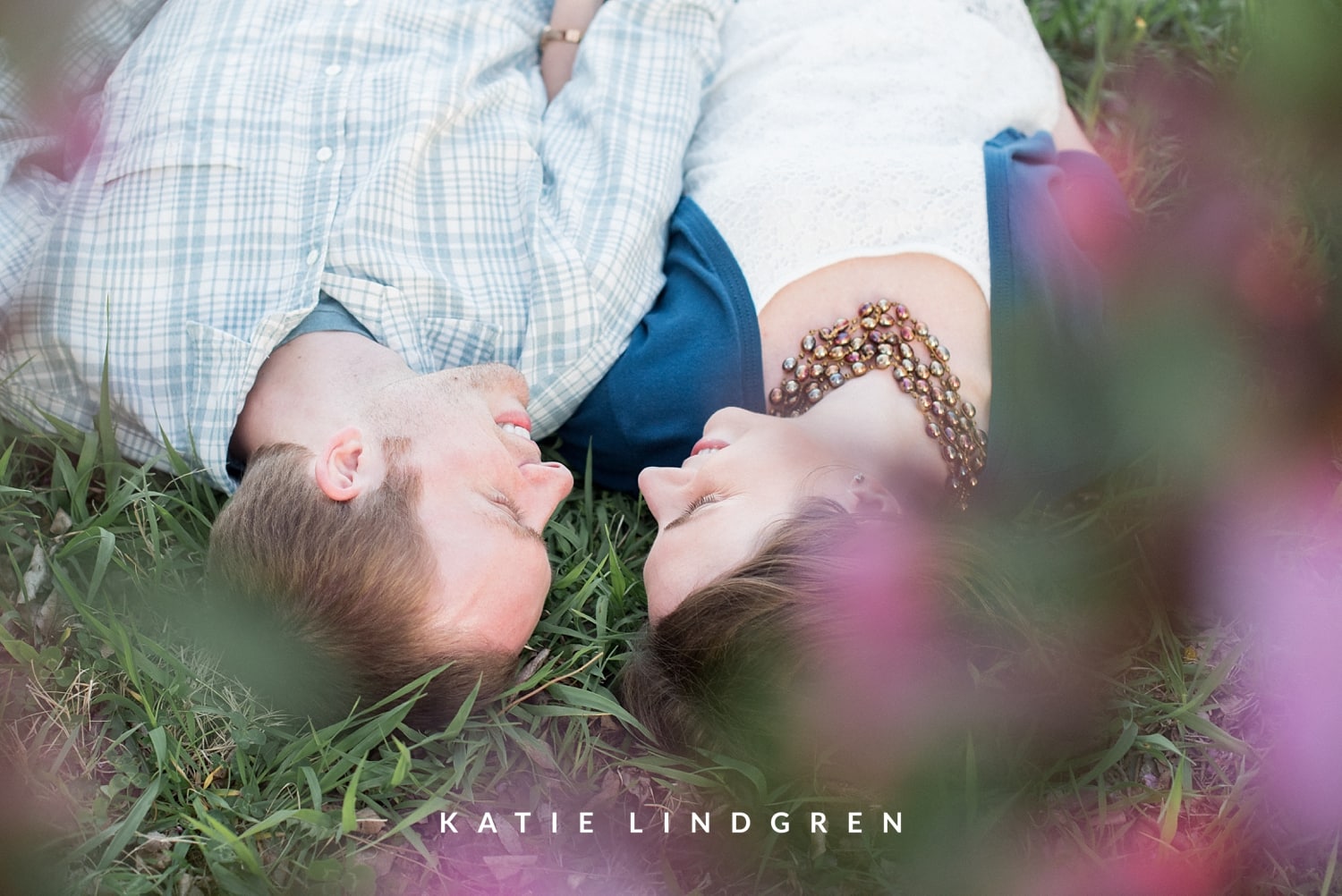 Des Moines Relaxed Natural Engagement Photography