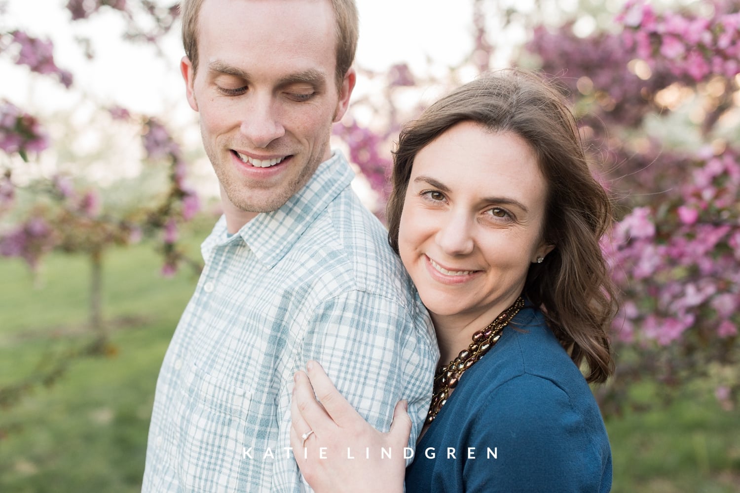 Des Moines Relaxed Natural Engagement Photography