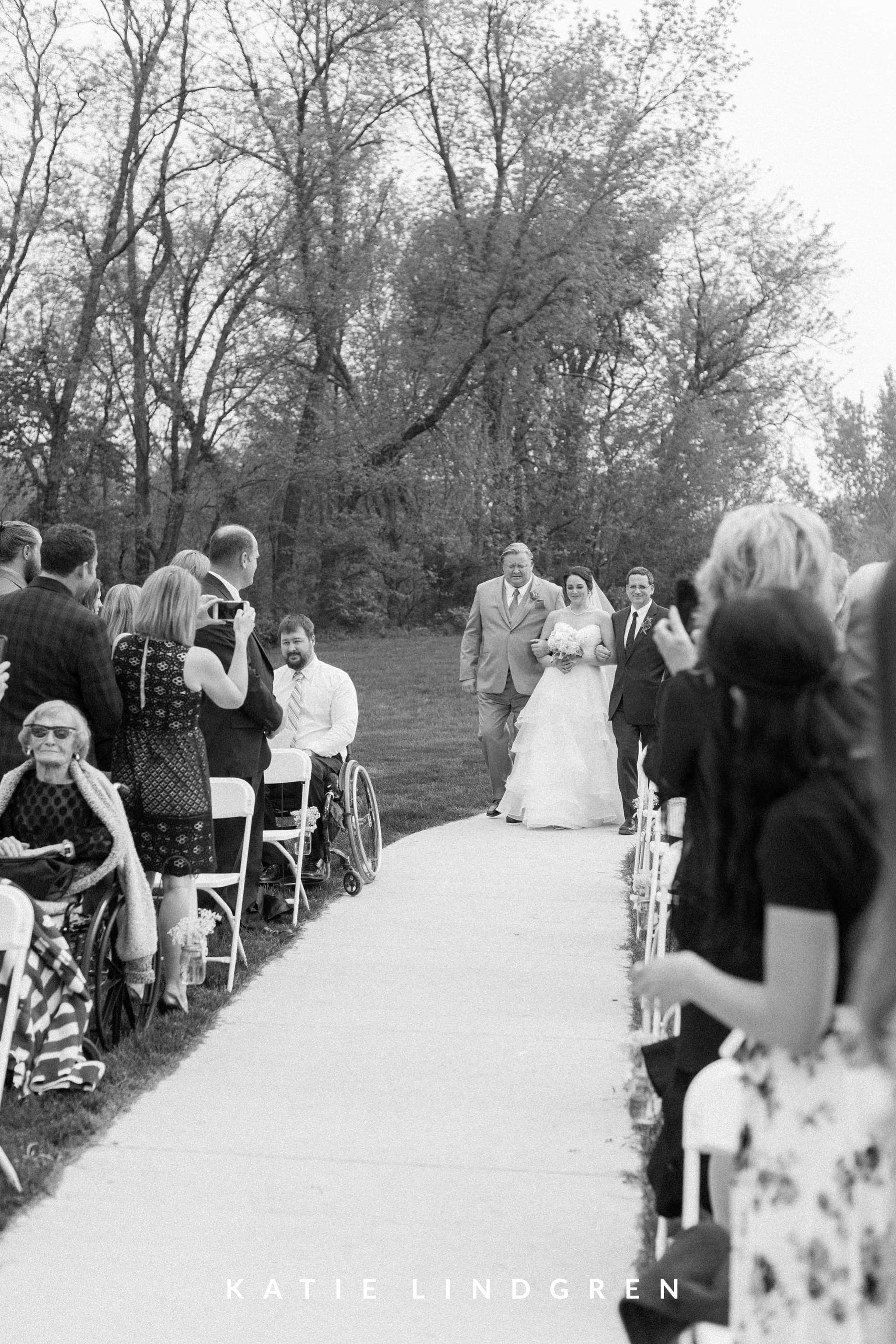 Des Moines Iowa Wedding Photographer