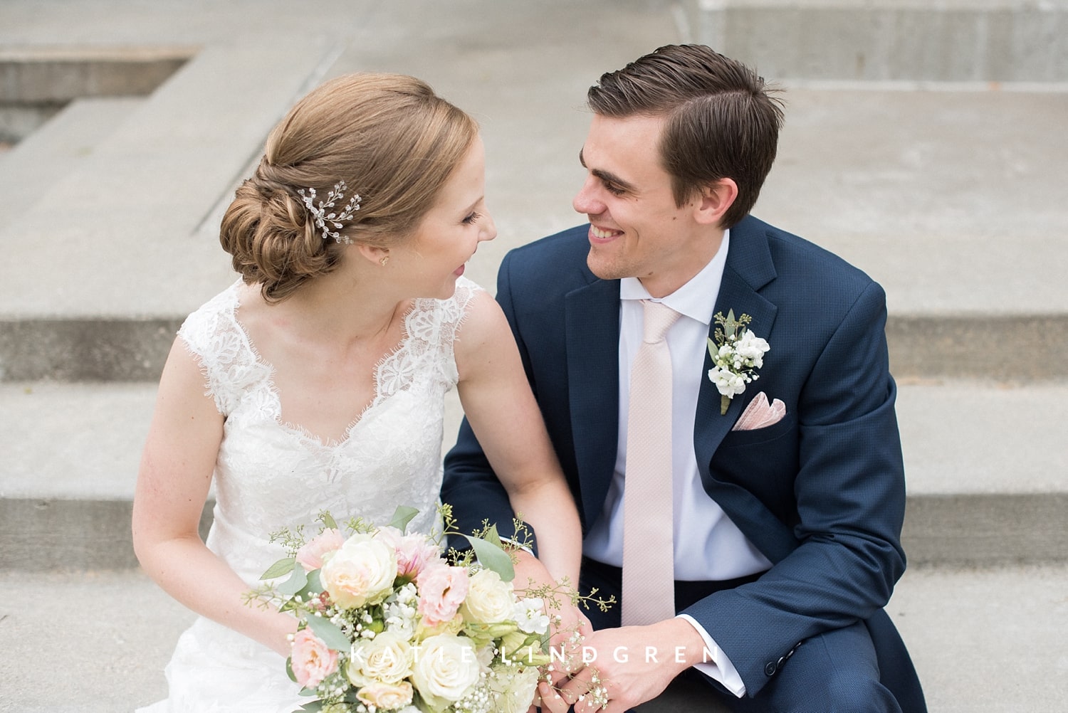 Des Moines, Iowa Wedding Photographer