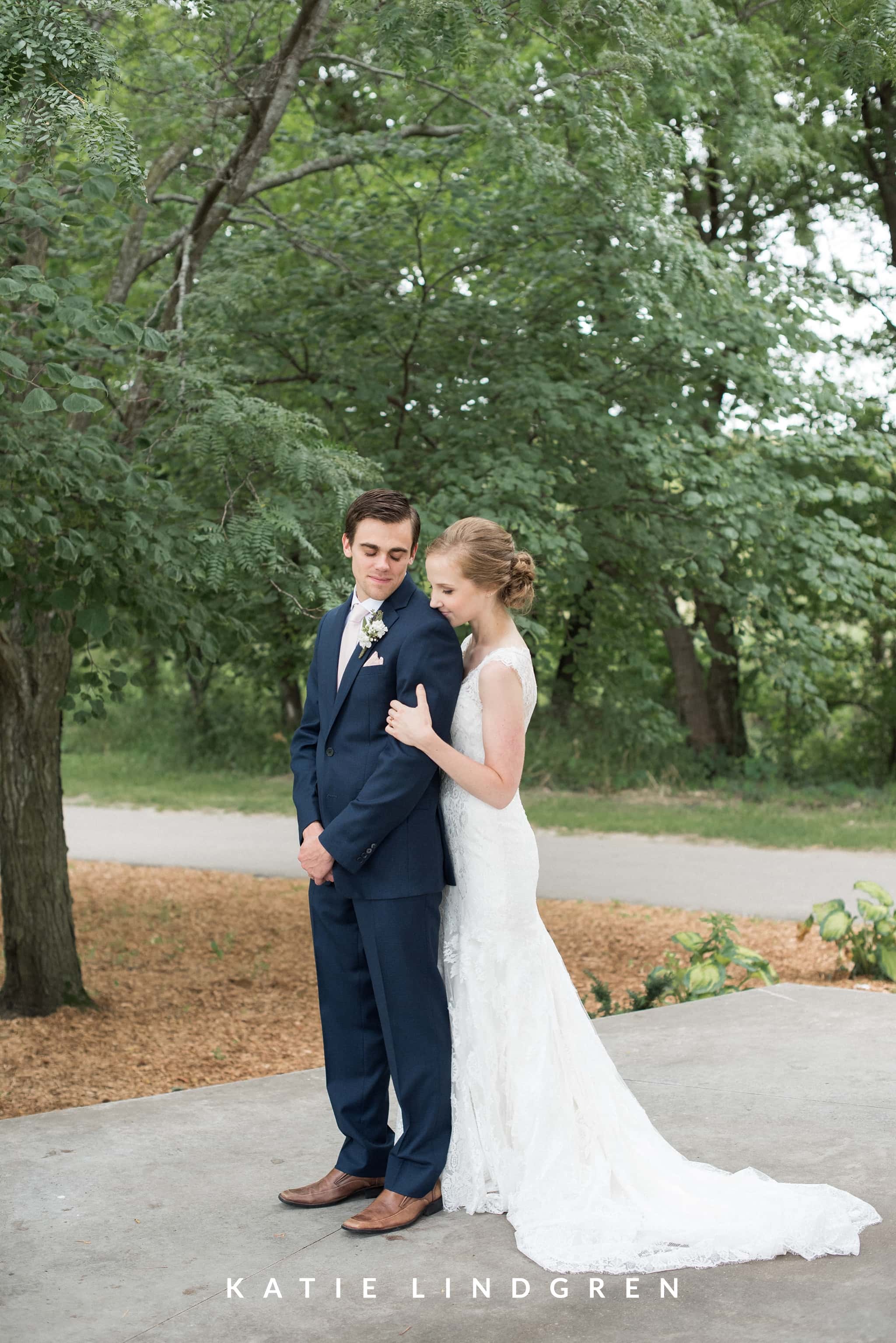 Des Moines, Iowa Wedding Photographer