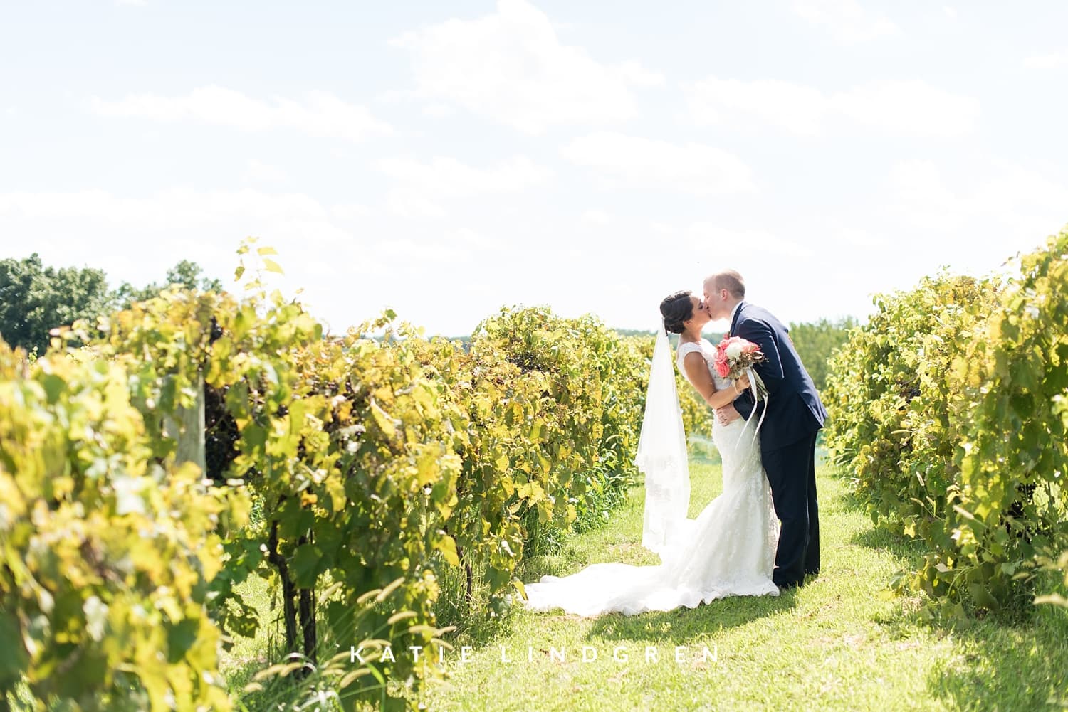 Cedar Ridge Winery Wedding