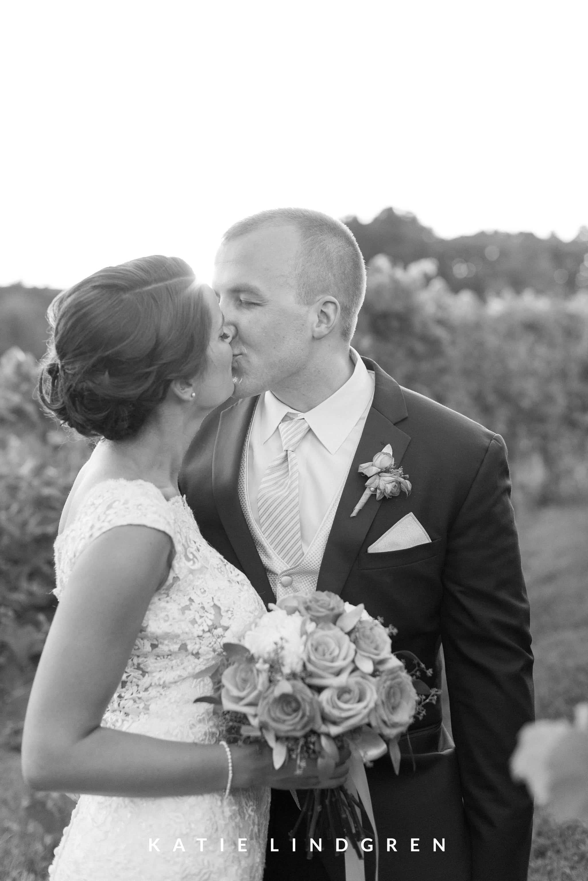 Cedar Ridge Winery Wedding