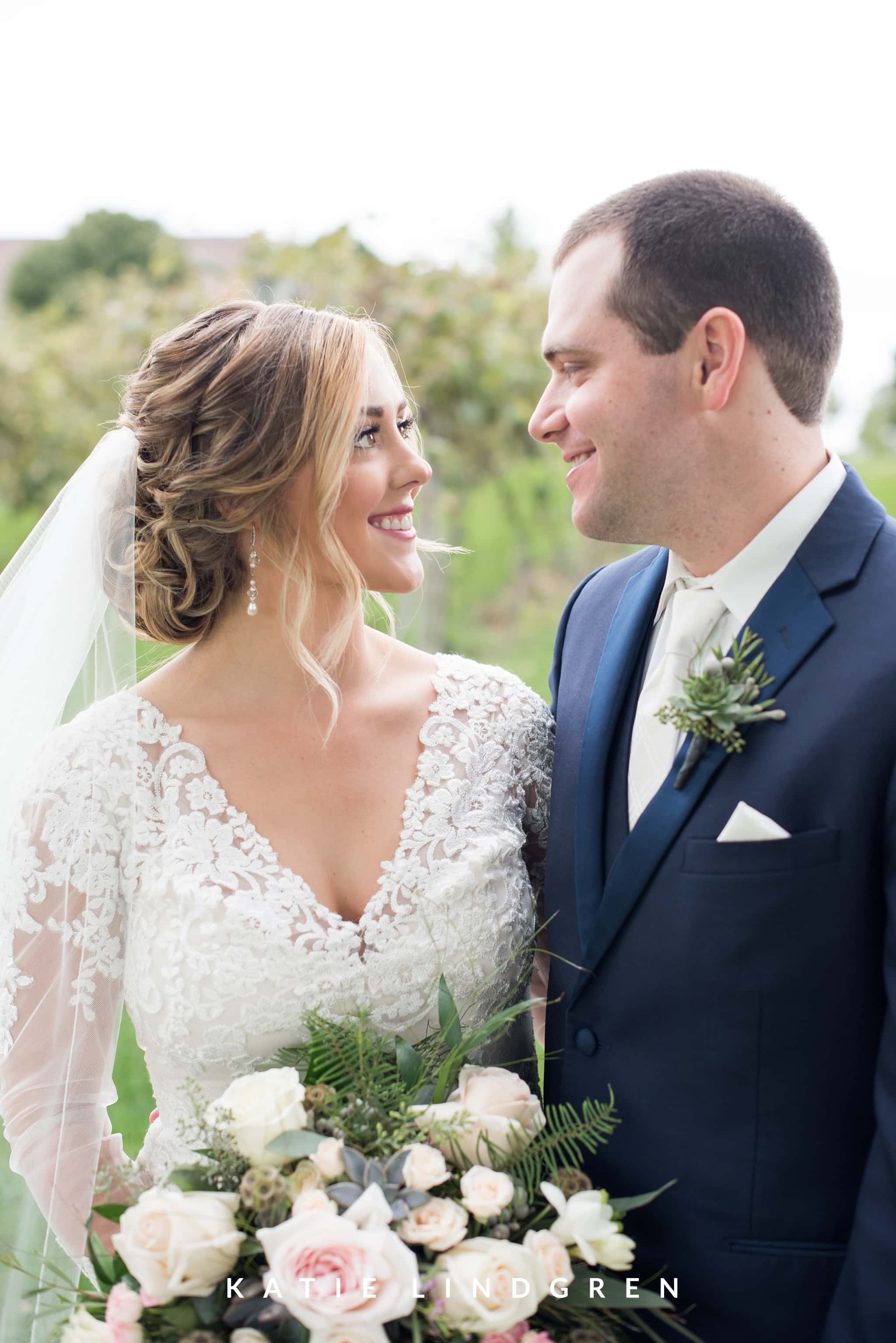 Des Moines Iowa Wedding Photographers