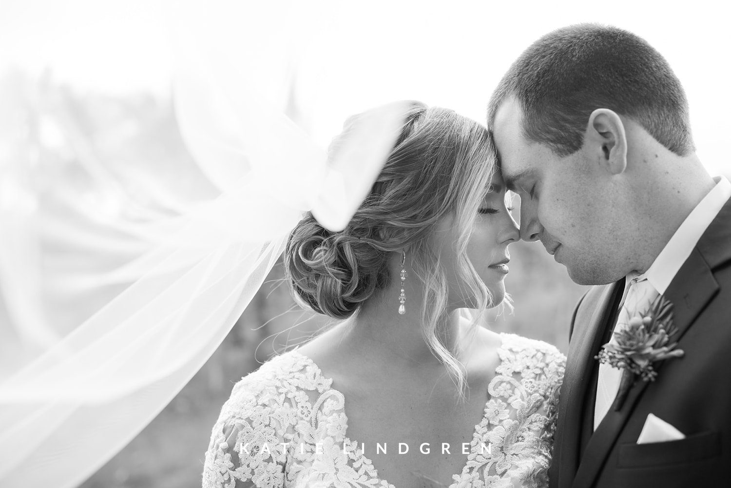 Des Moines Iowa Wedding Photographers