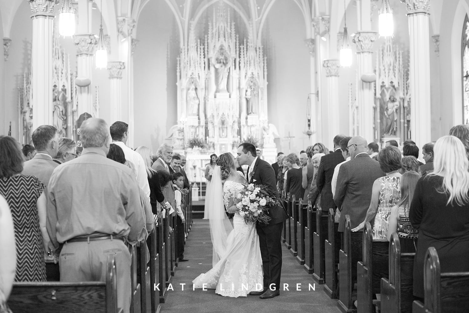 Des Moines Iowa Wedding Photographers