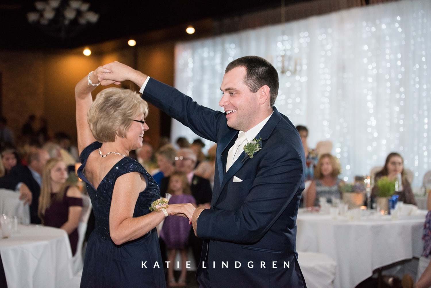 Des Moines Iowa Wedding Photographers