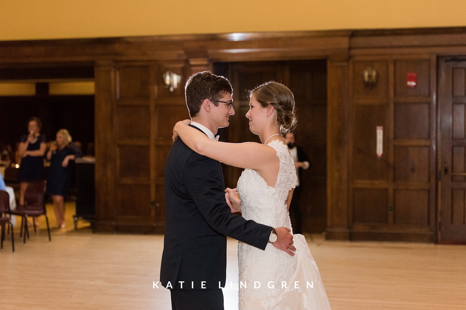 Des Moines Iowa Wedding Photographer