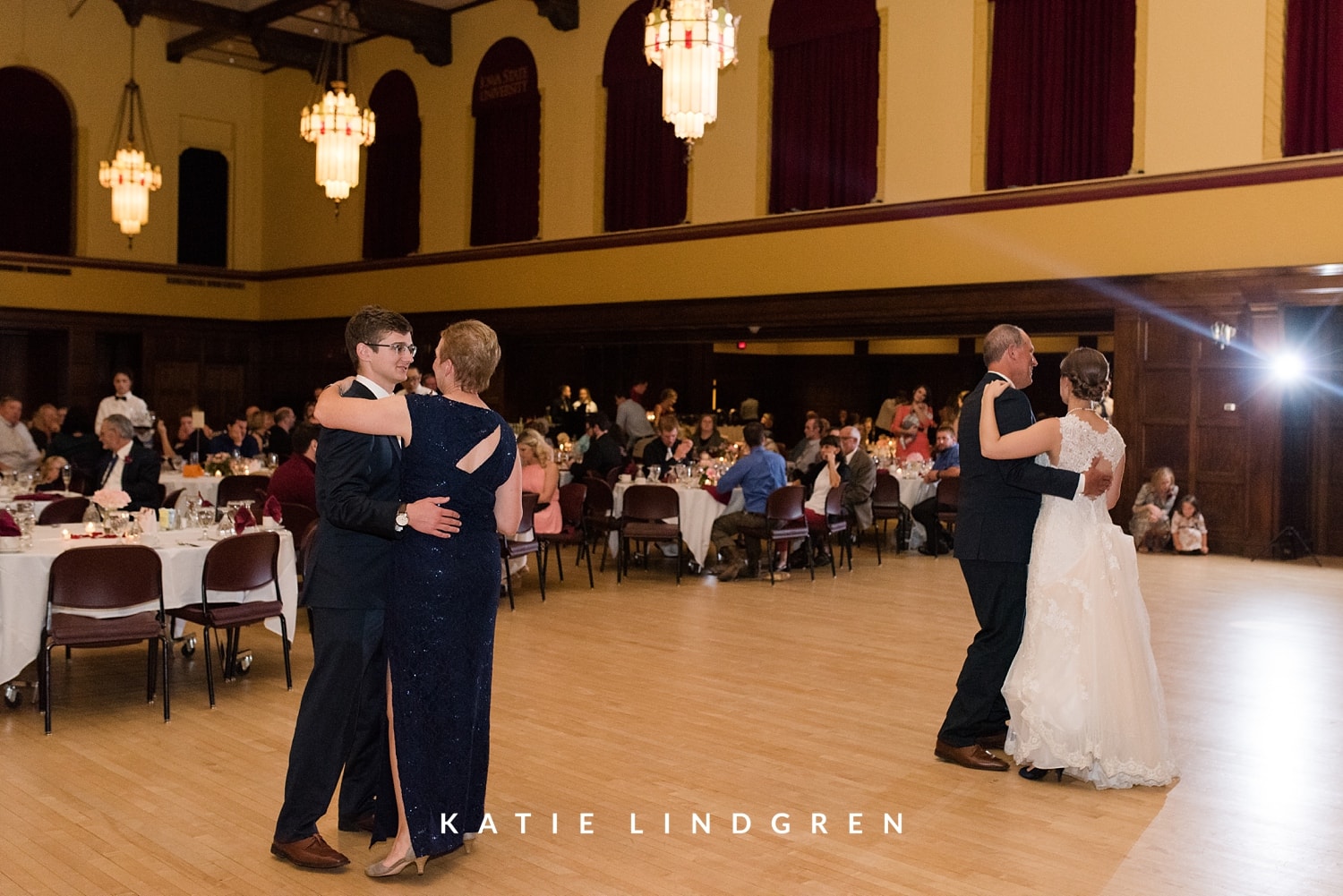 Des Moines Iowa Wedding Photographer