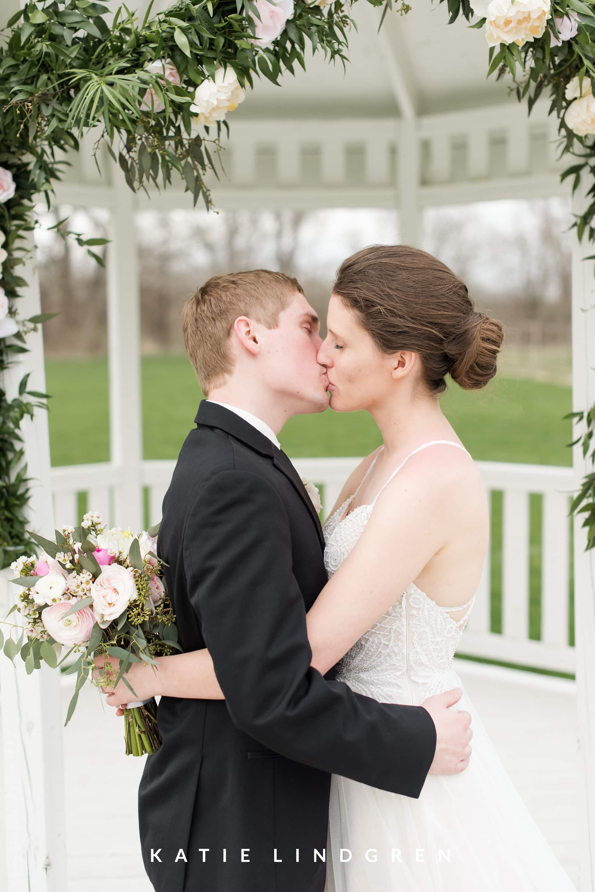 Chateau at white oak wedding