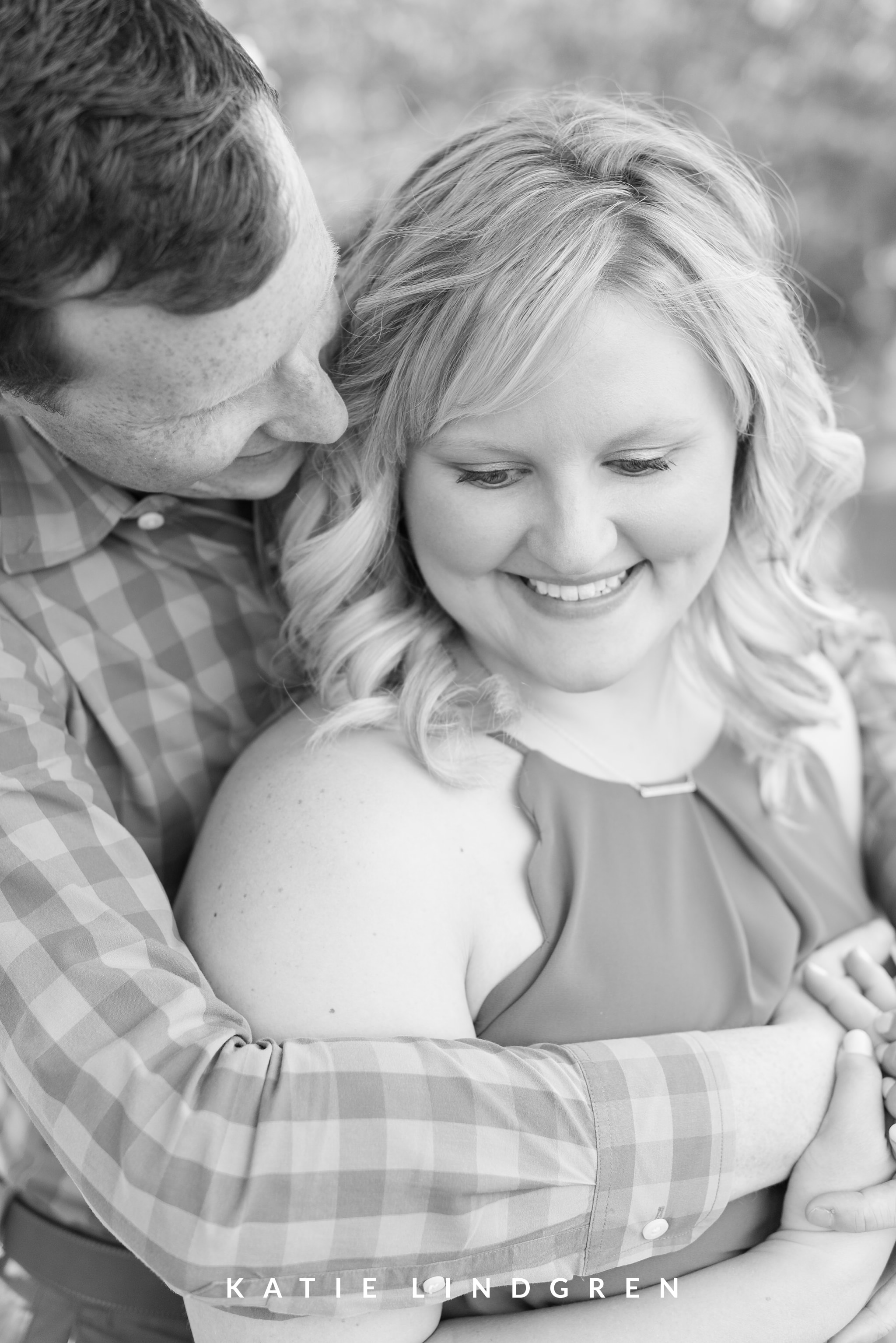 Des Moines Engagement Photographer