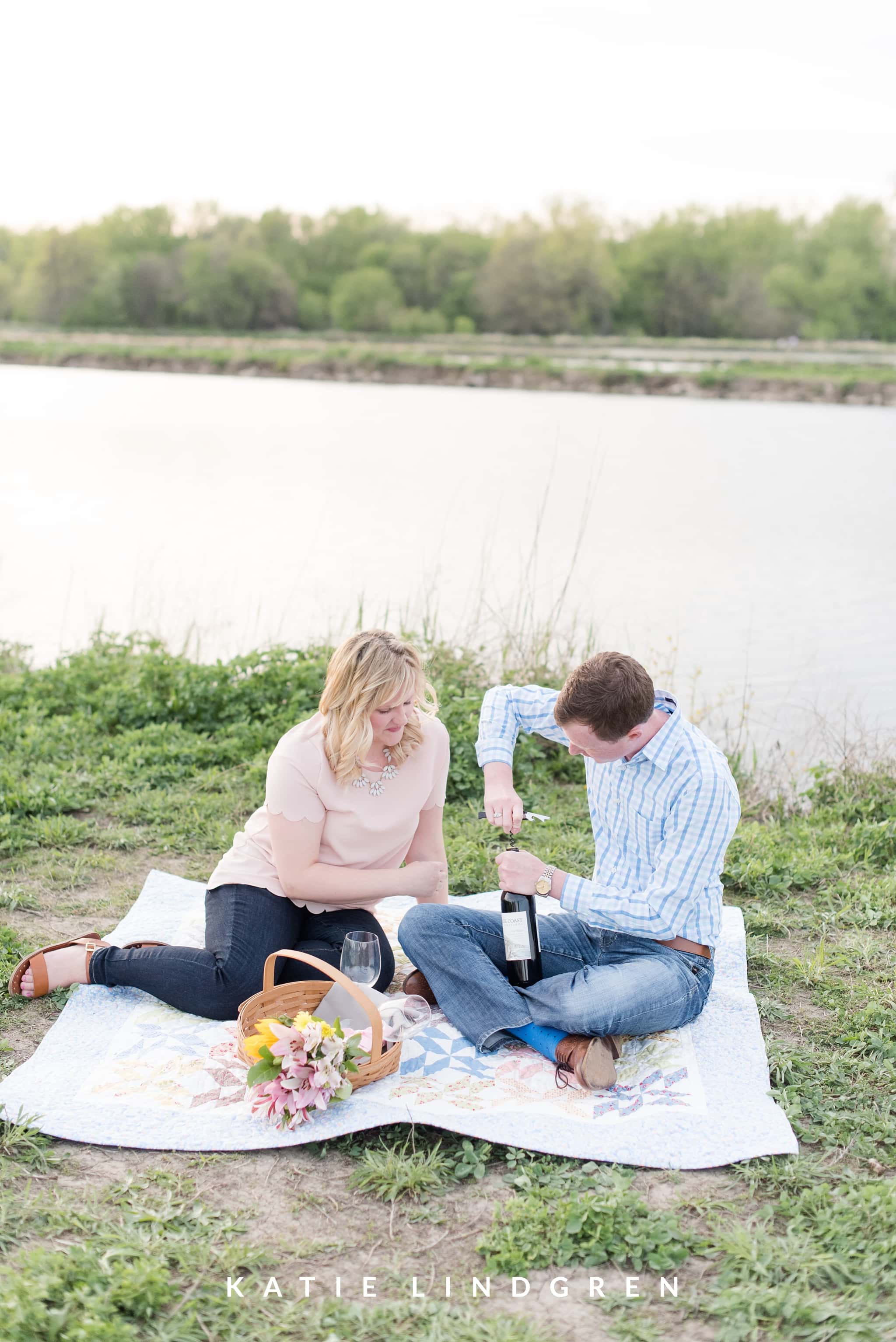 Des Moines Engagement Photographer