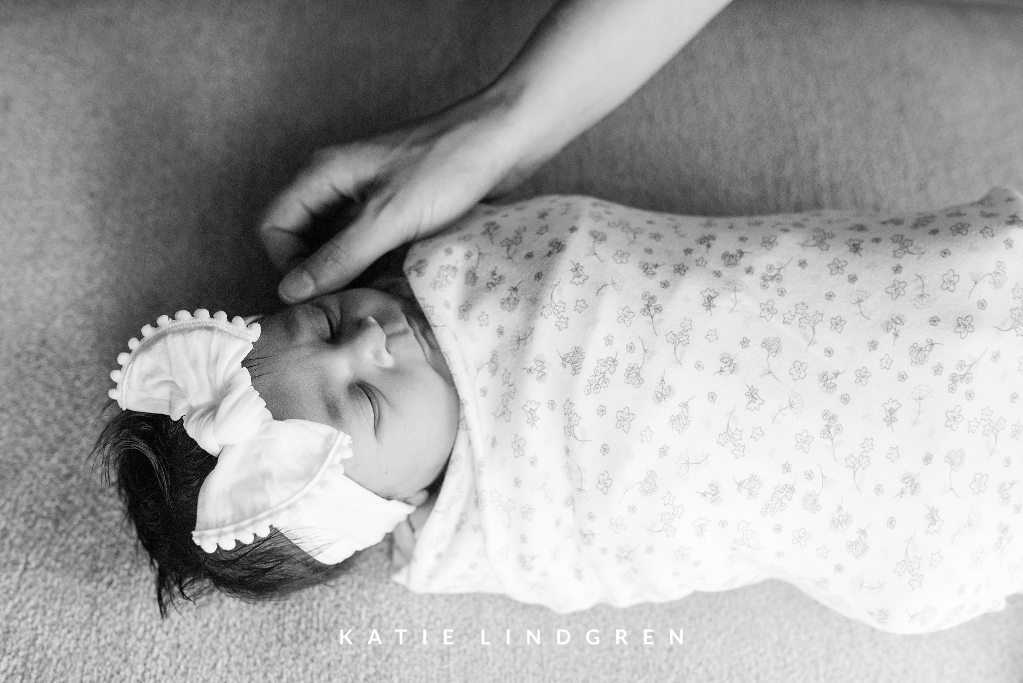 Des Moines Lifestyle Newborn Photographer