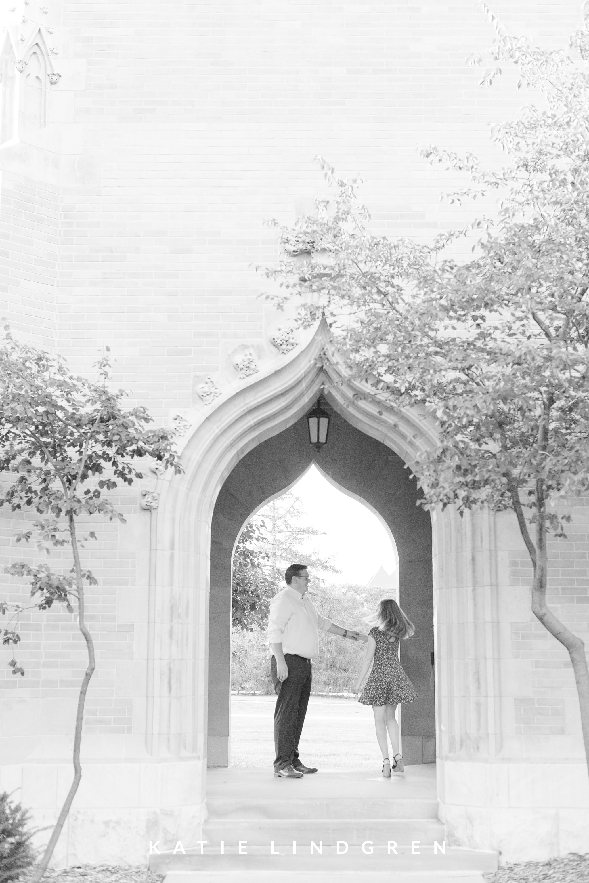 Des Moines Engagement Photographer