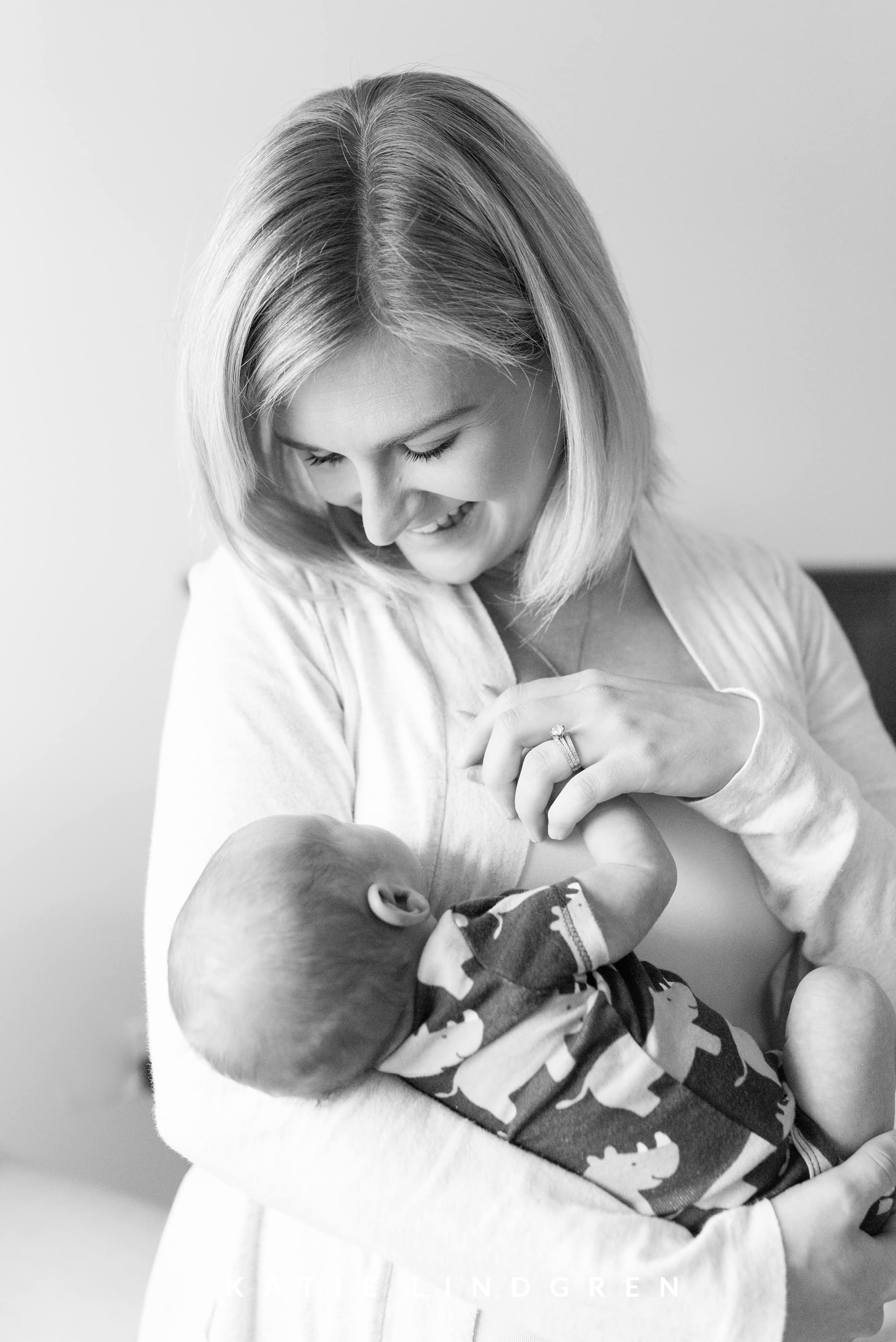 Des Moines Lifestyle Newborn Photographer
