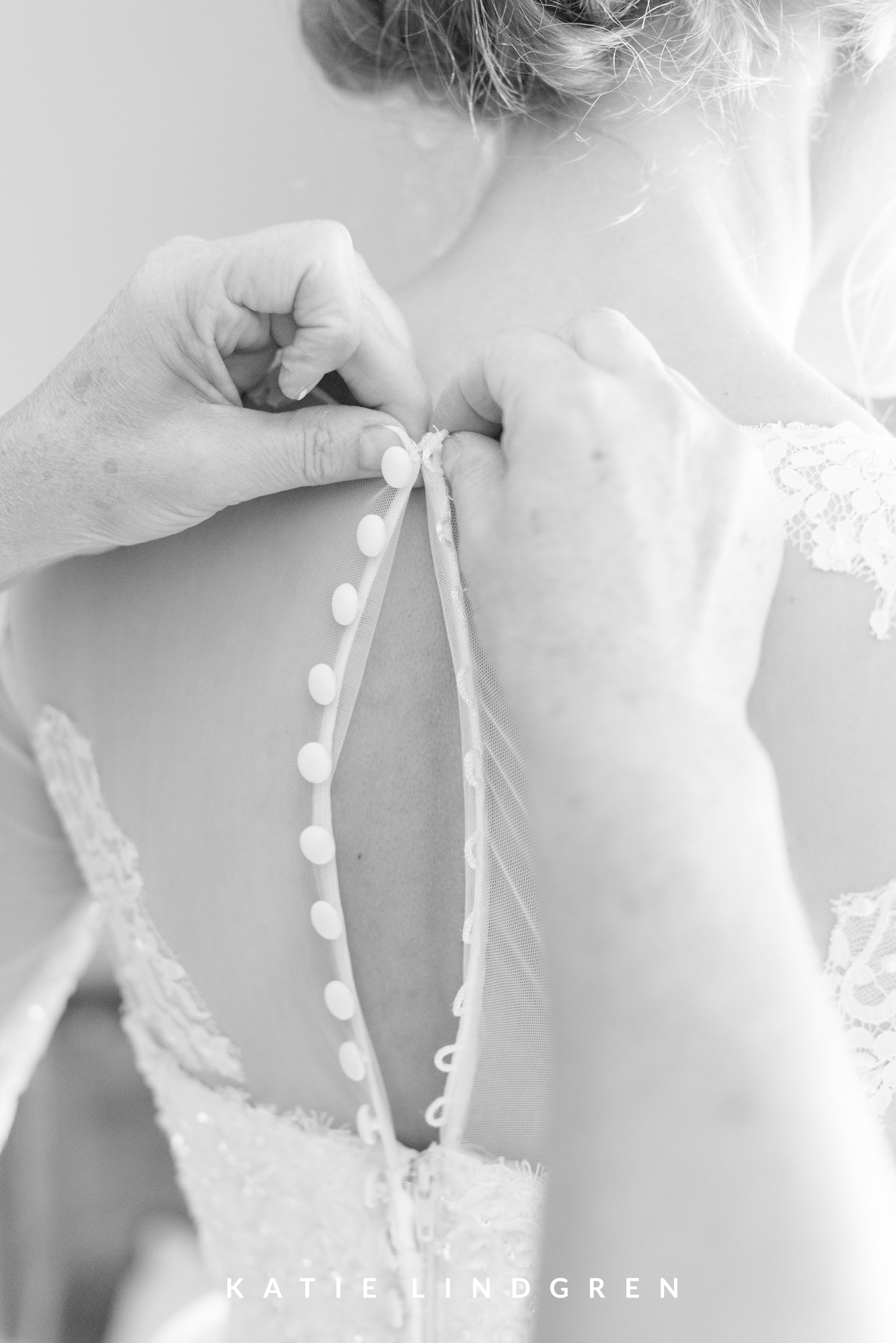 Pella Wedding Photographer