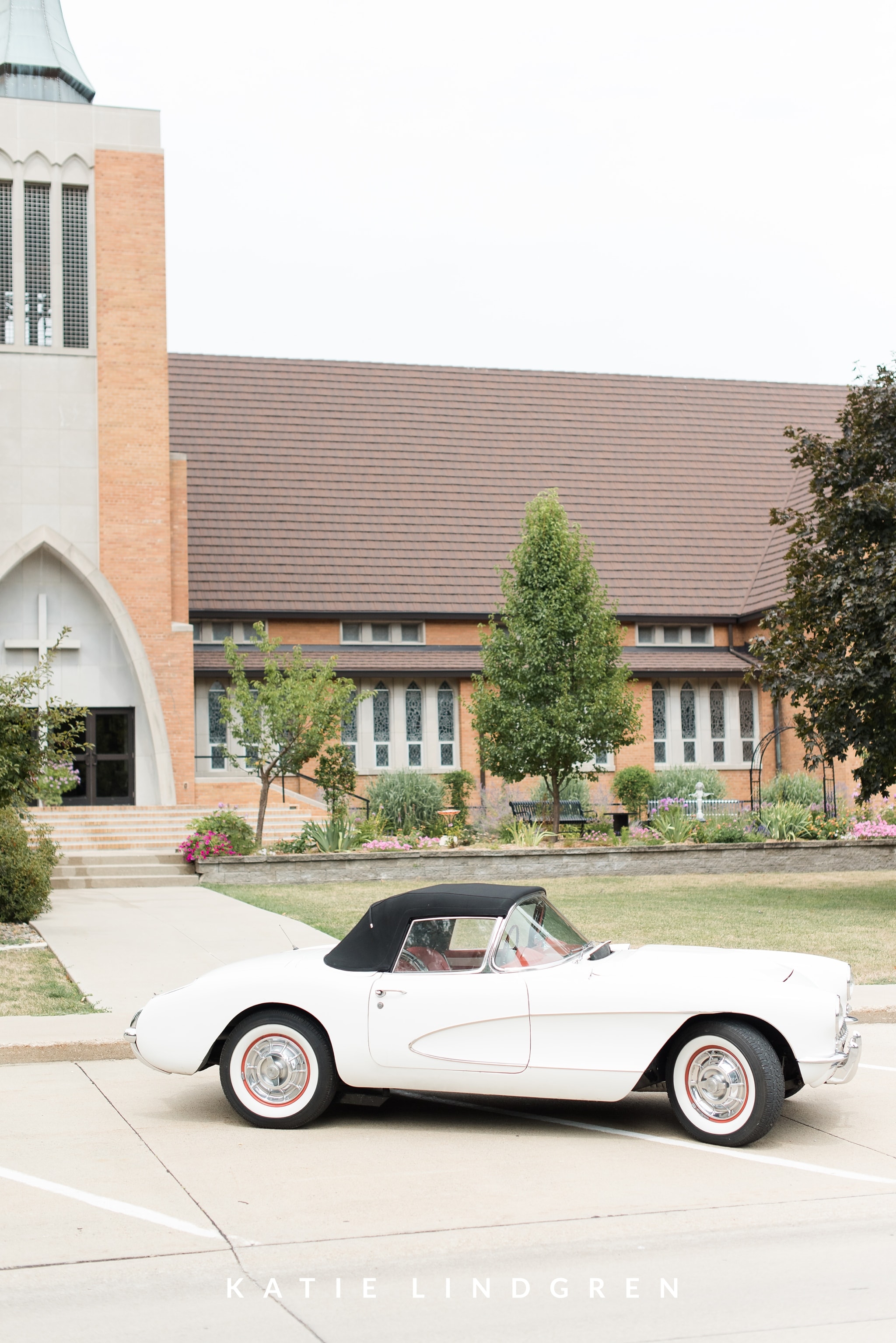 Pella Wedding Photographer
