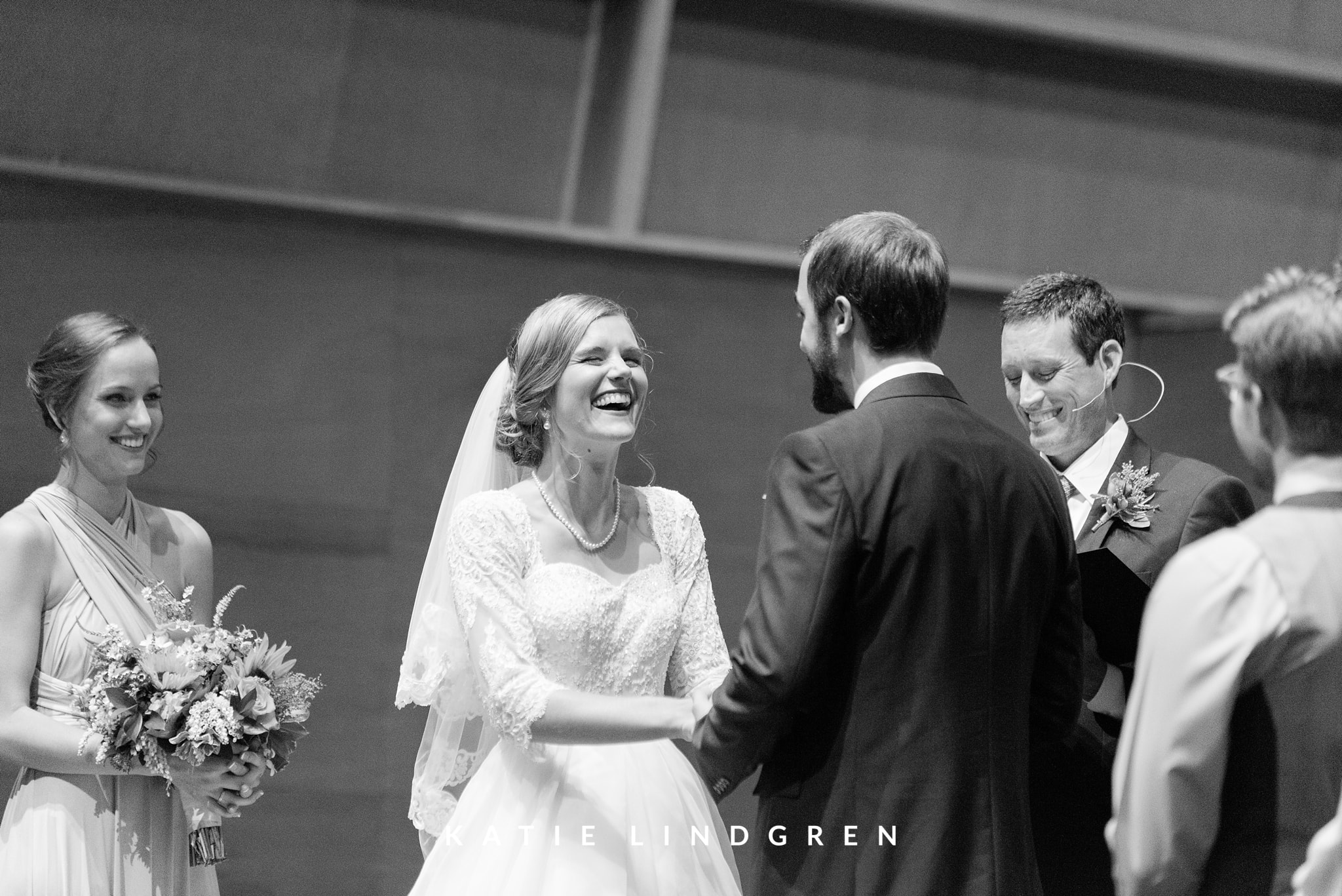 Pella Wedding Photographer
