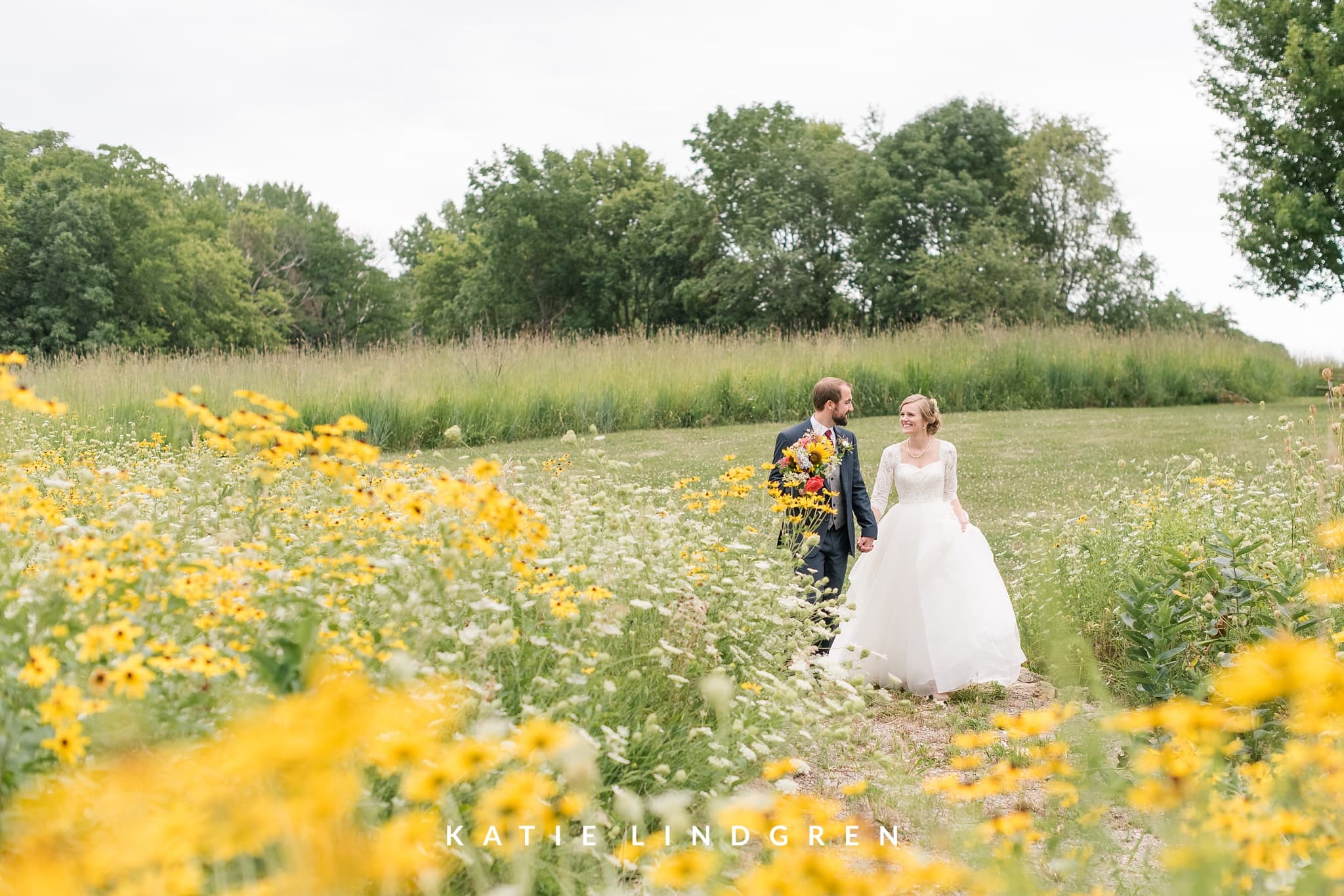 Pella Wedding Photographer