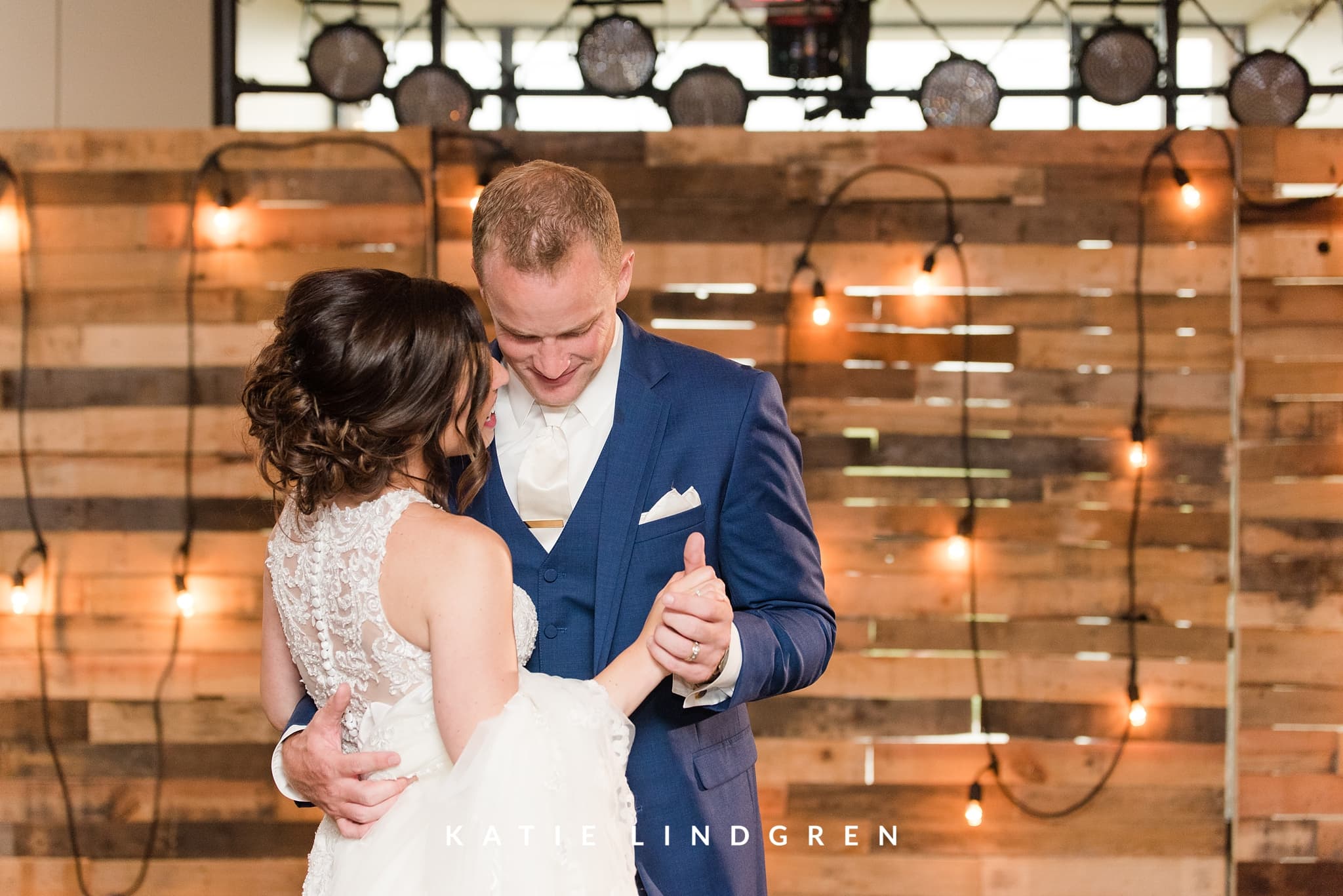 Iowa Wedding Photographer