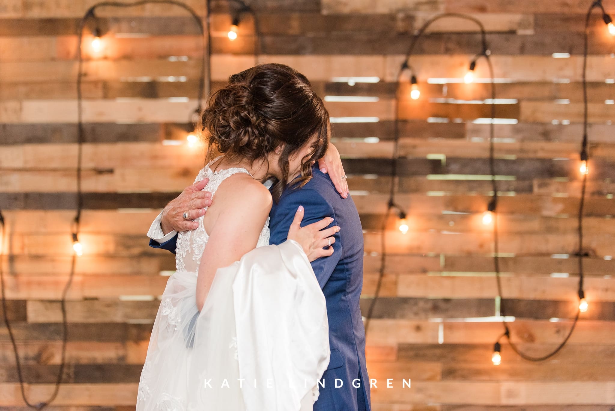 Iowa Wedding Photographer