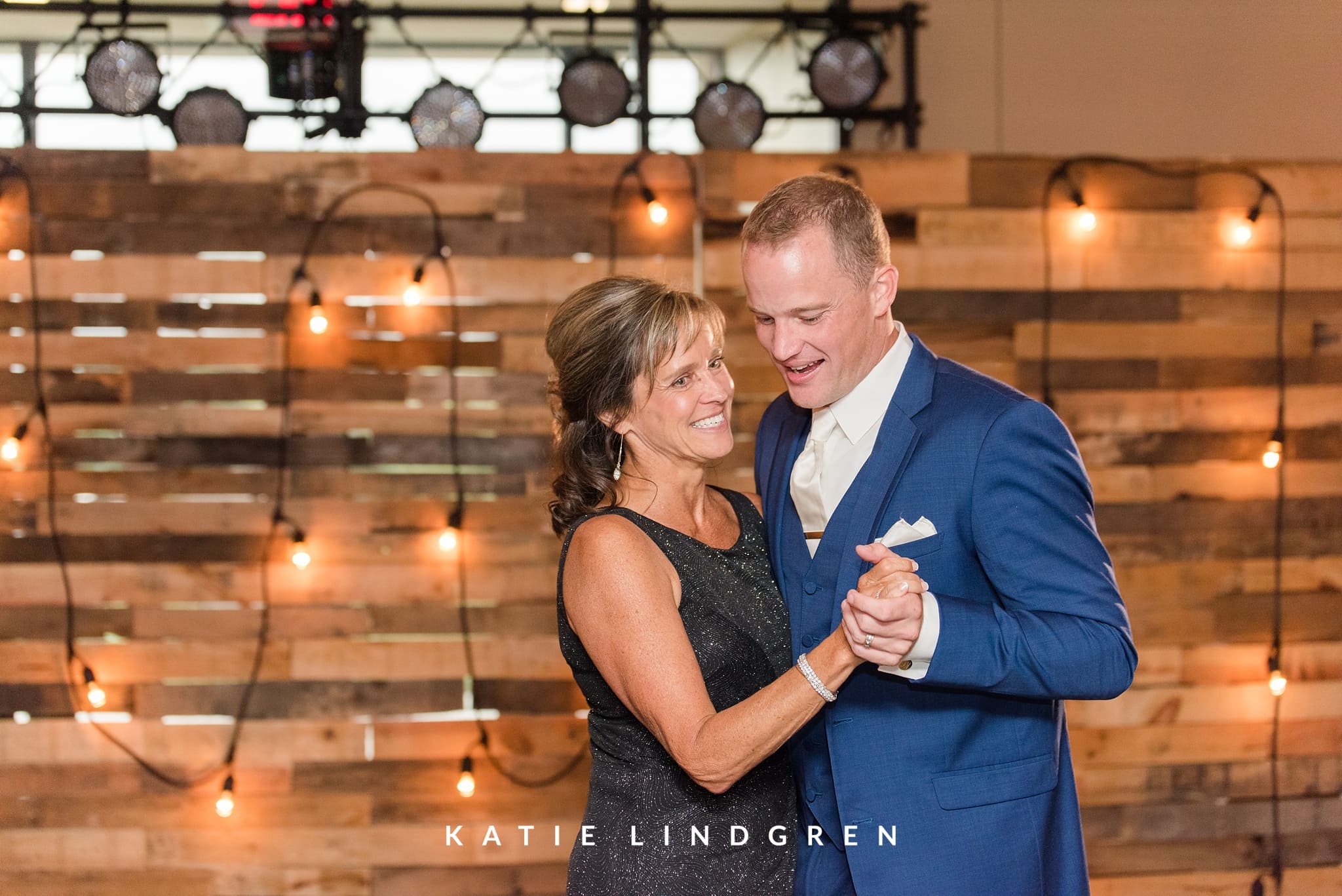 Iowa Wedding Photographer