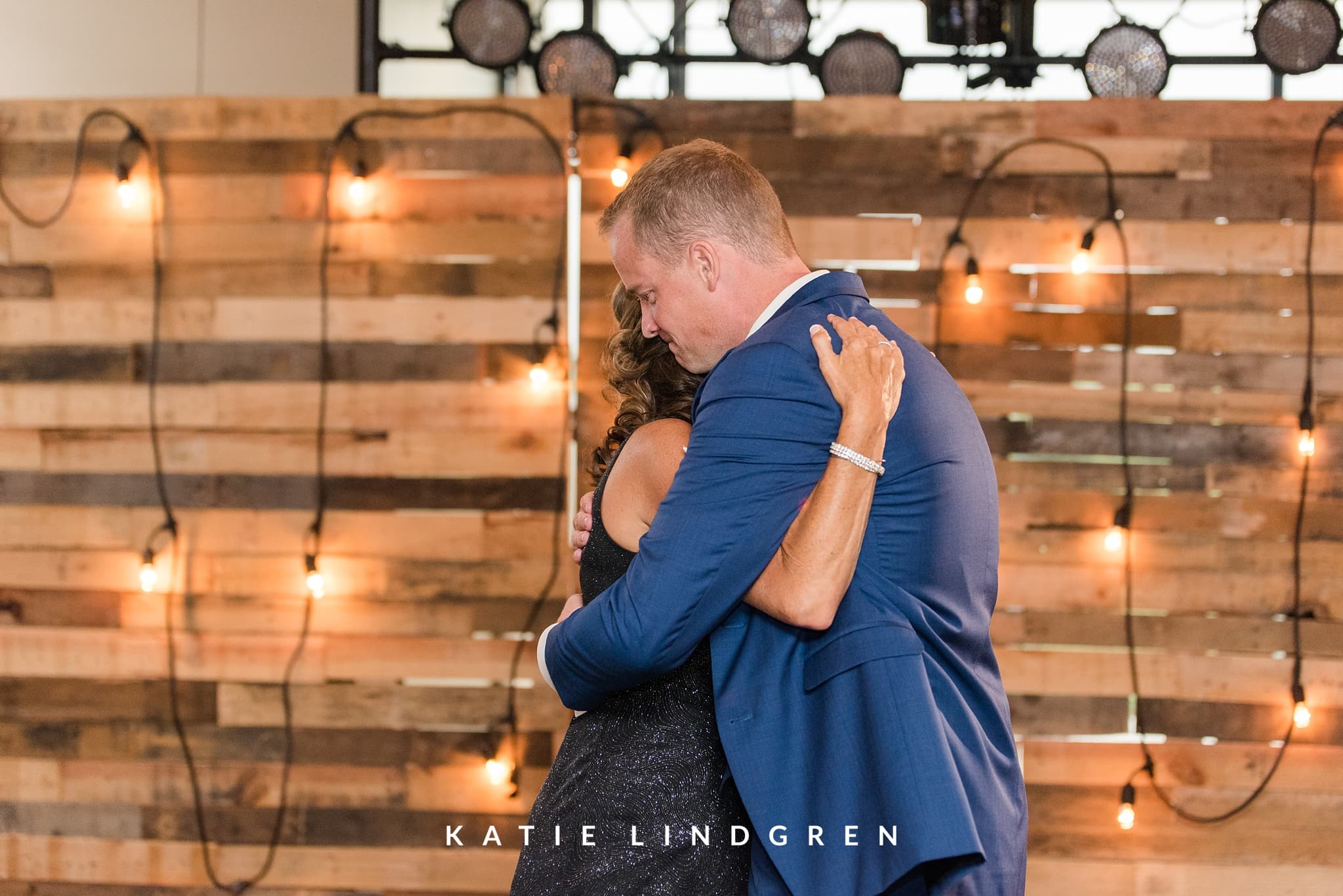 Iowa Wedding Photographer