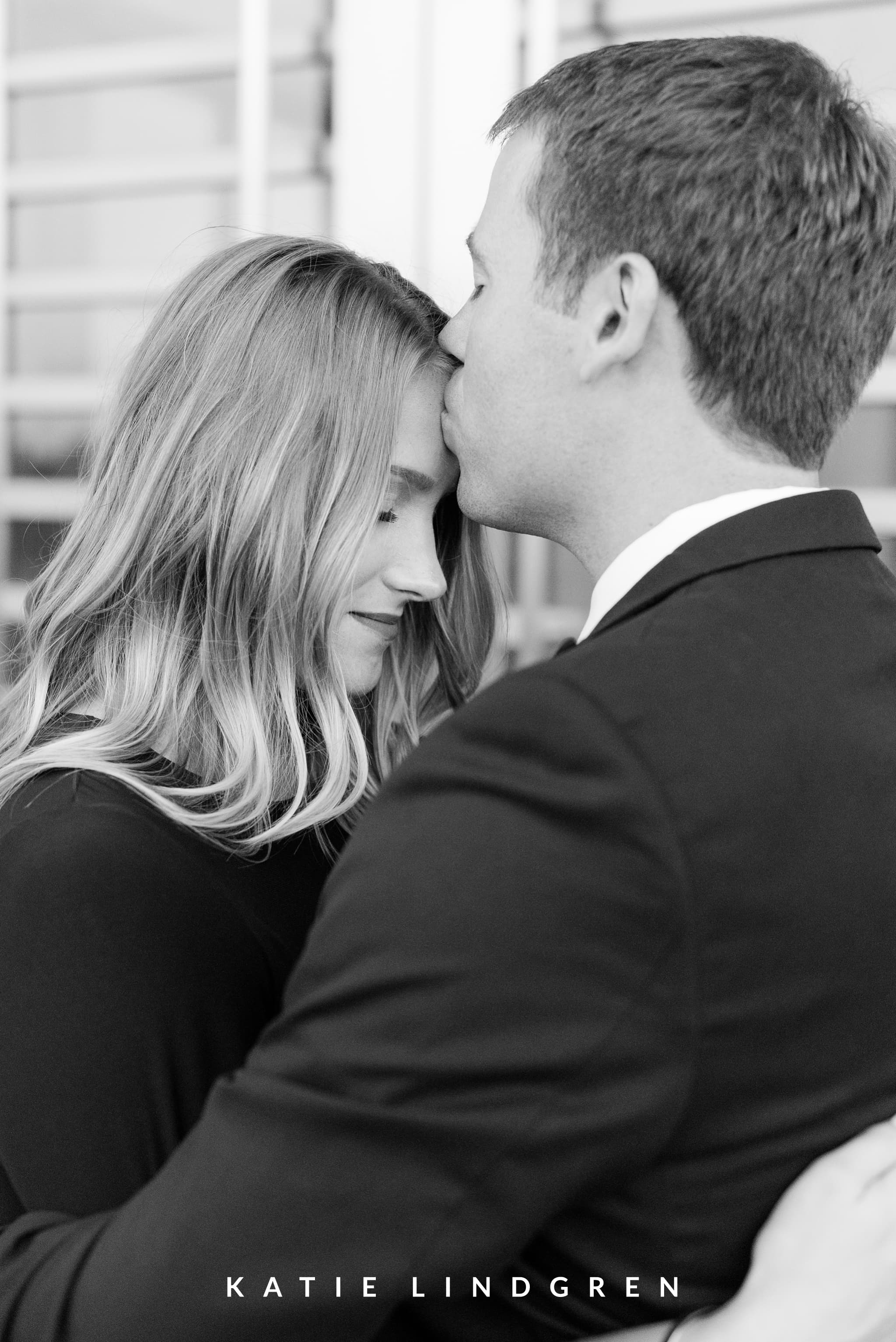 Downtown Des Moines Engagement Session
