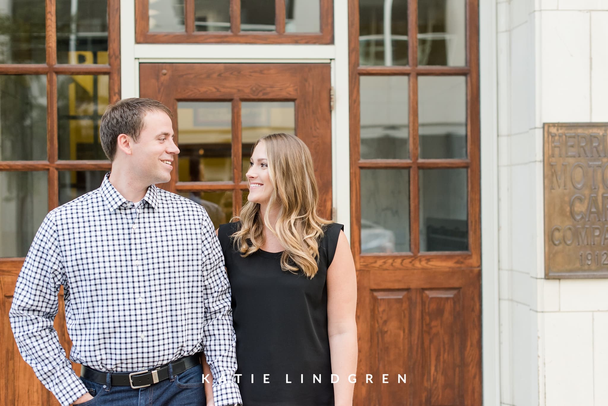 Downtown Des Moines Engagement Session