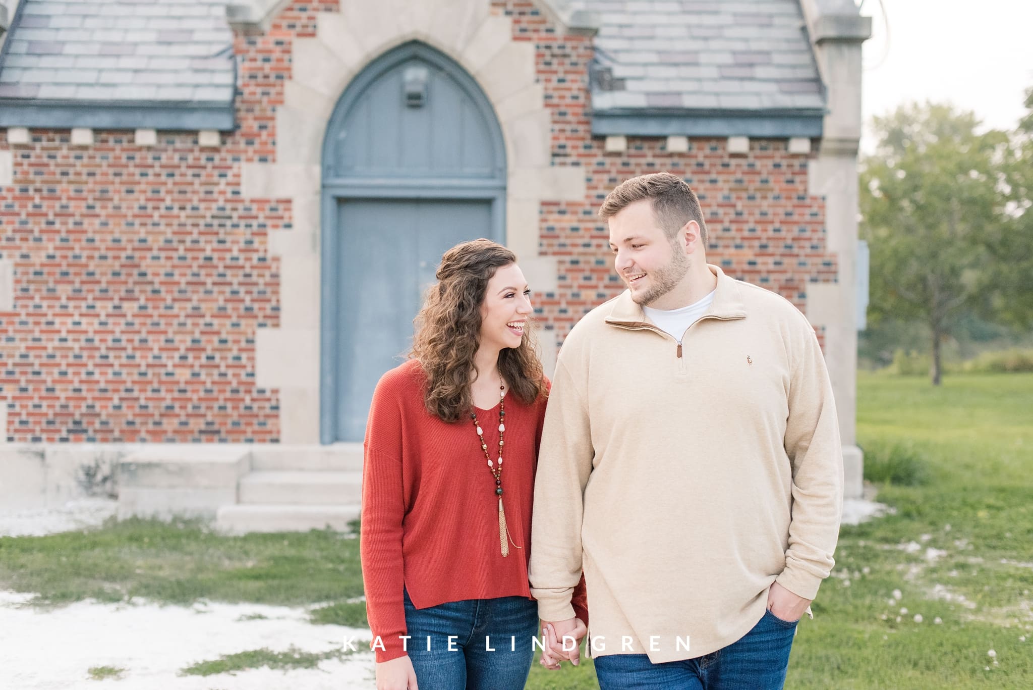 Gray's Lake Engagement Photos