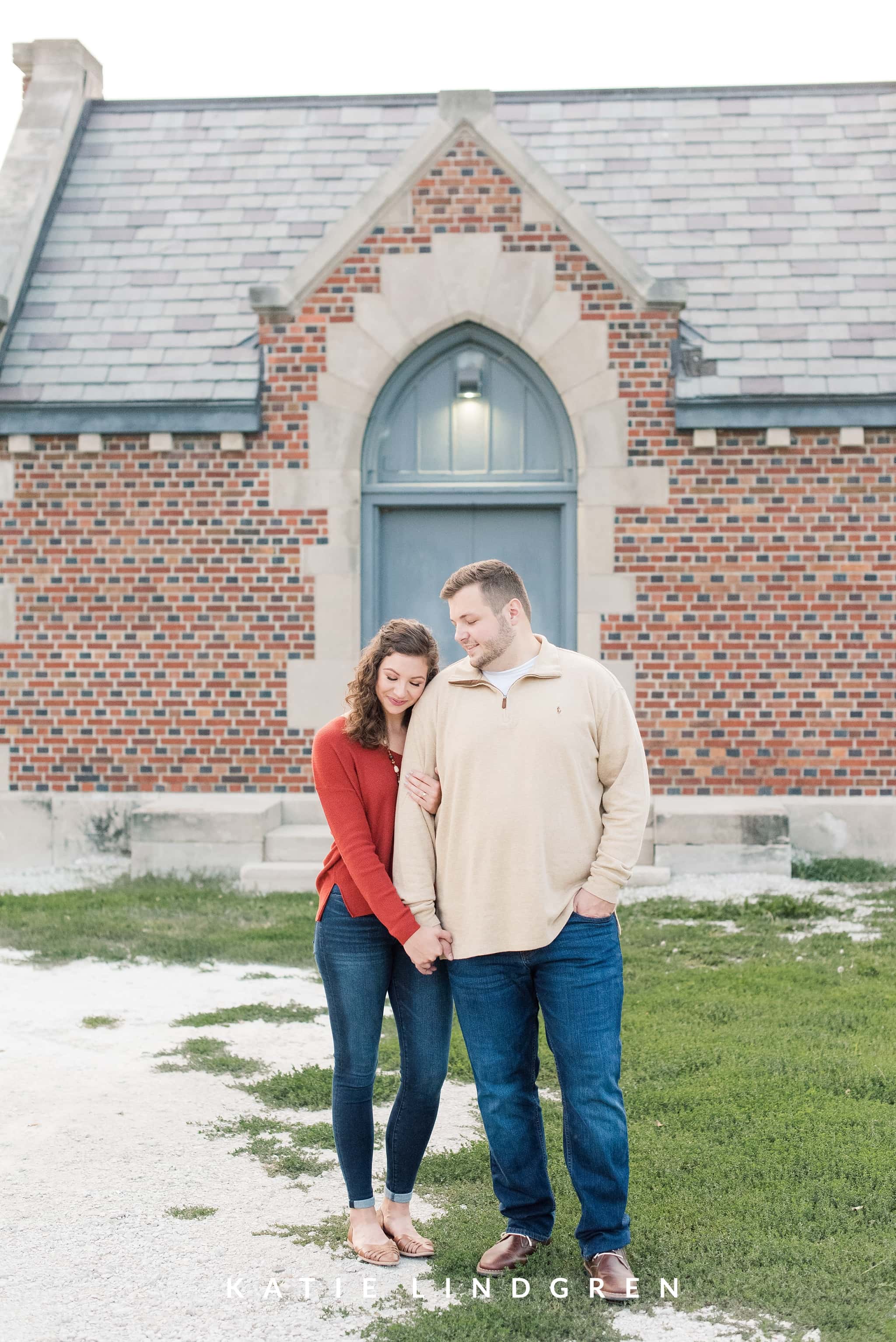 Gray's Lake Engagement Photos