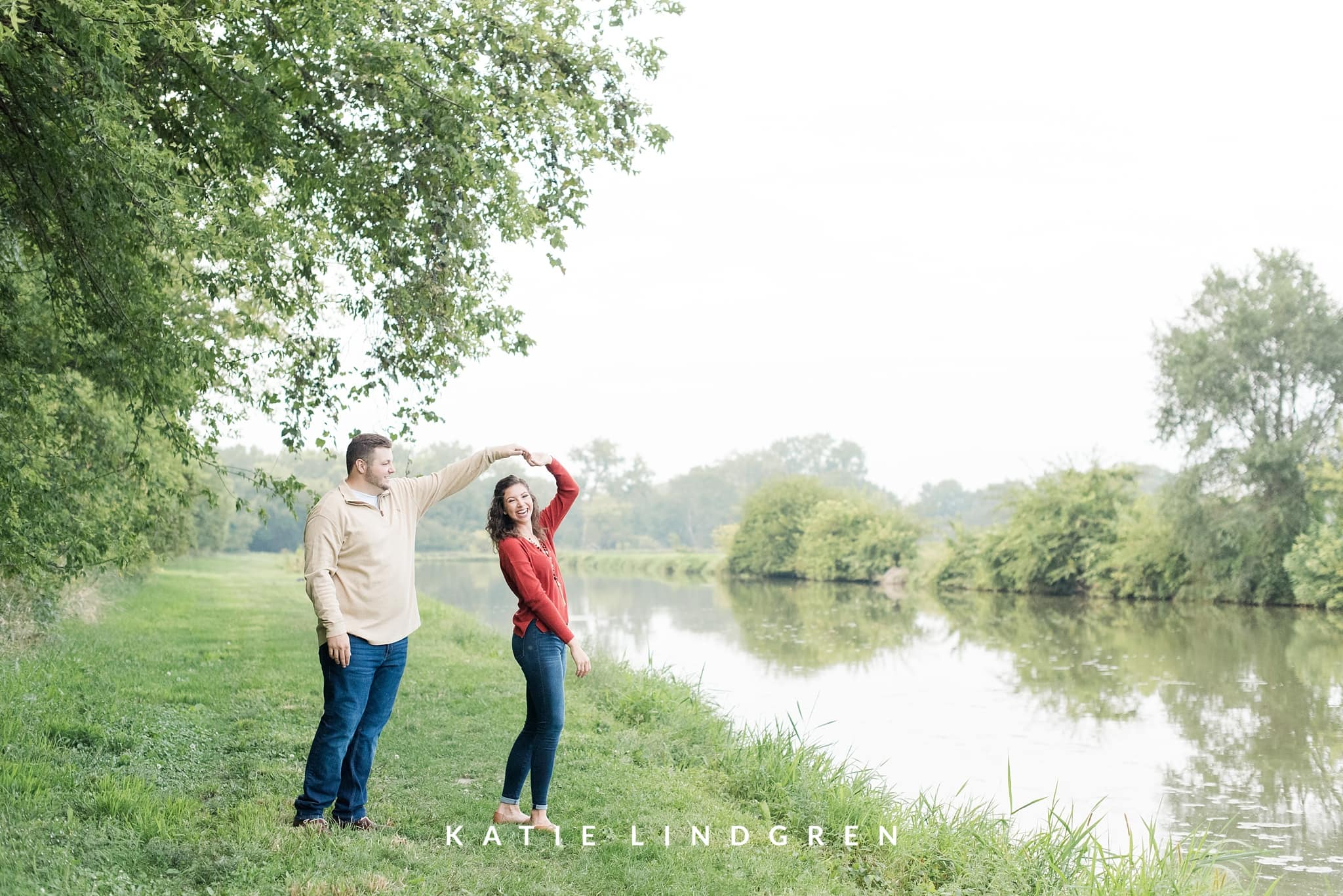 Gray's Lake Engagement Photos