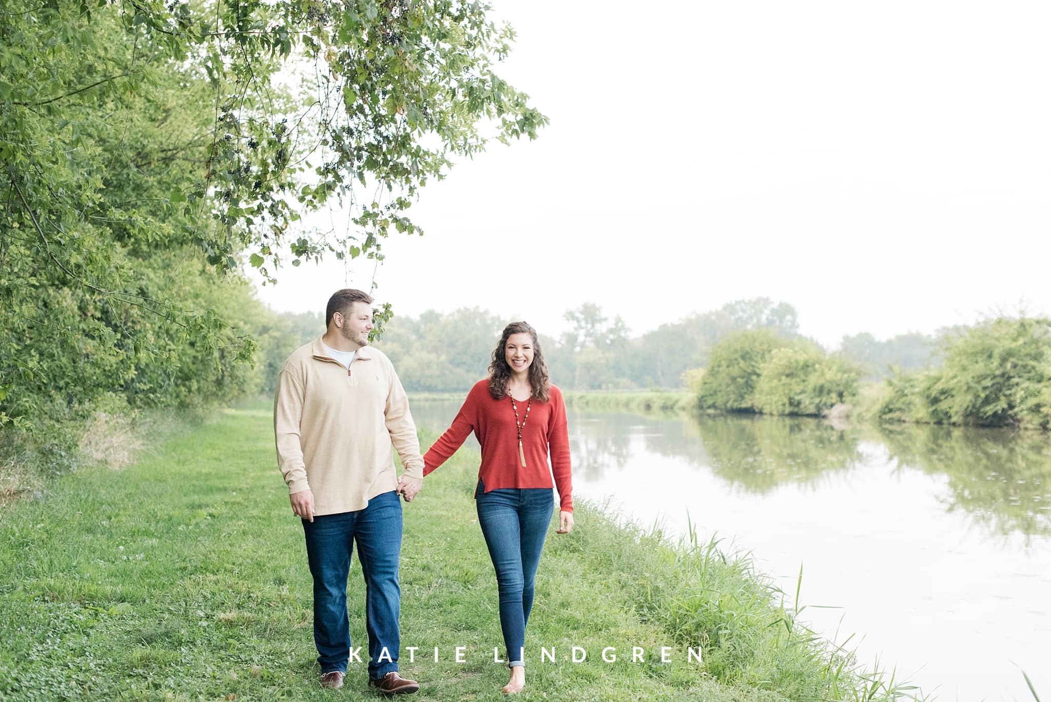Gray's Lake Engagement Photos