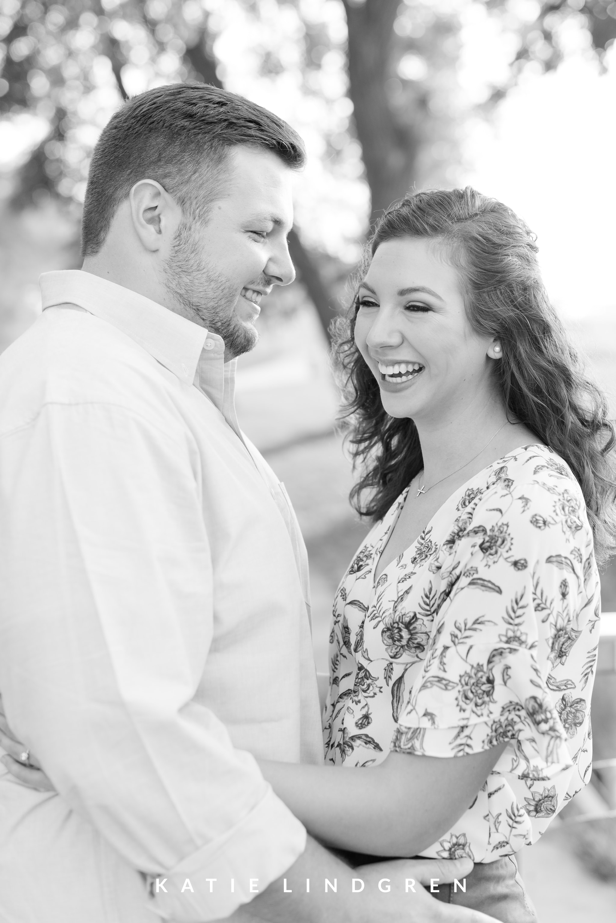 Gray's Lake Engagement Photos