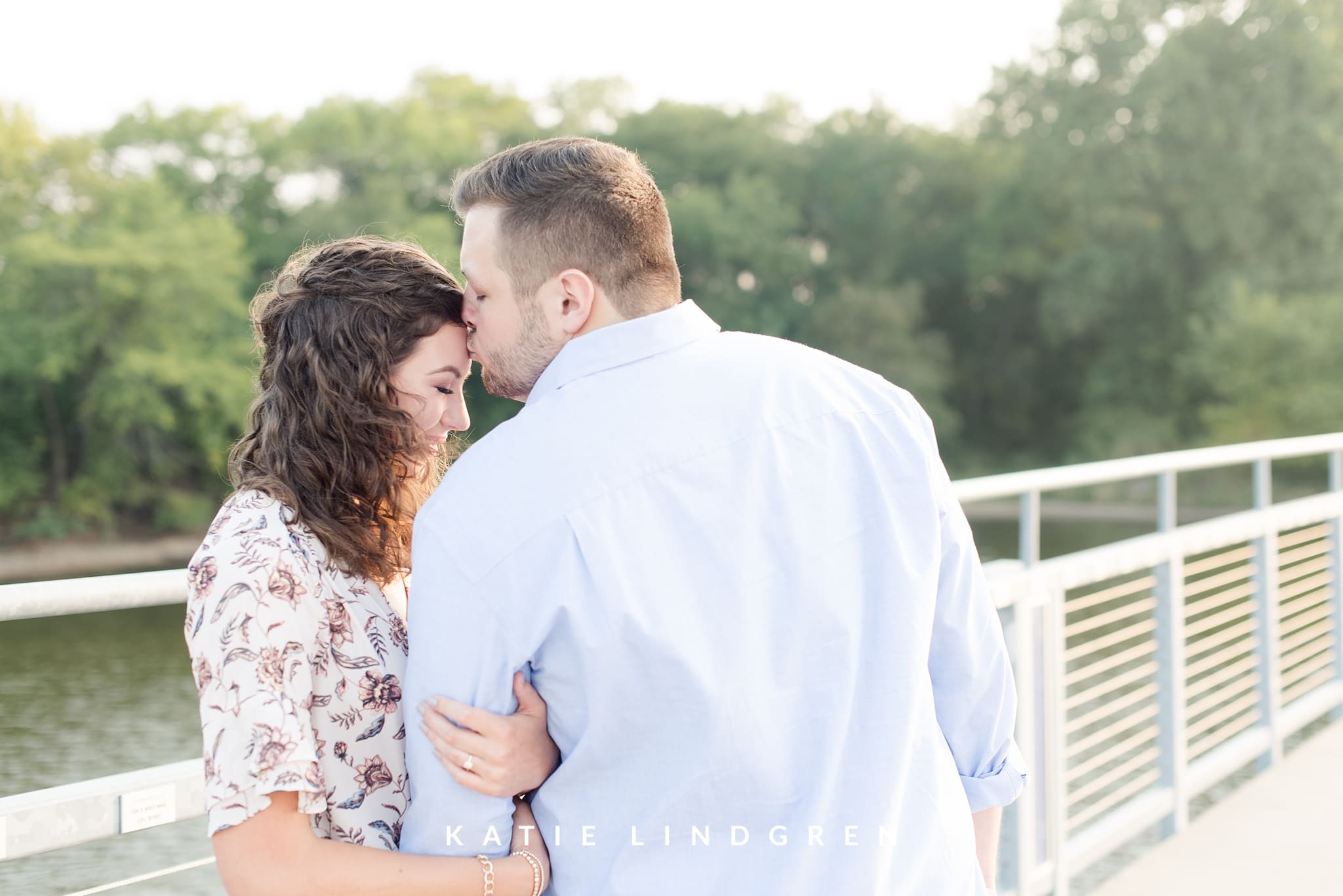 Gray's Lake Engagement Photos
