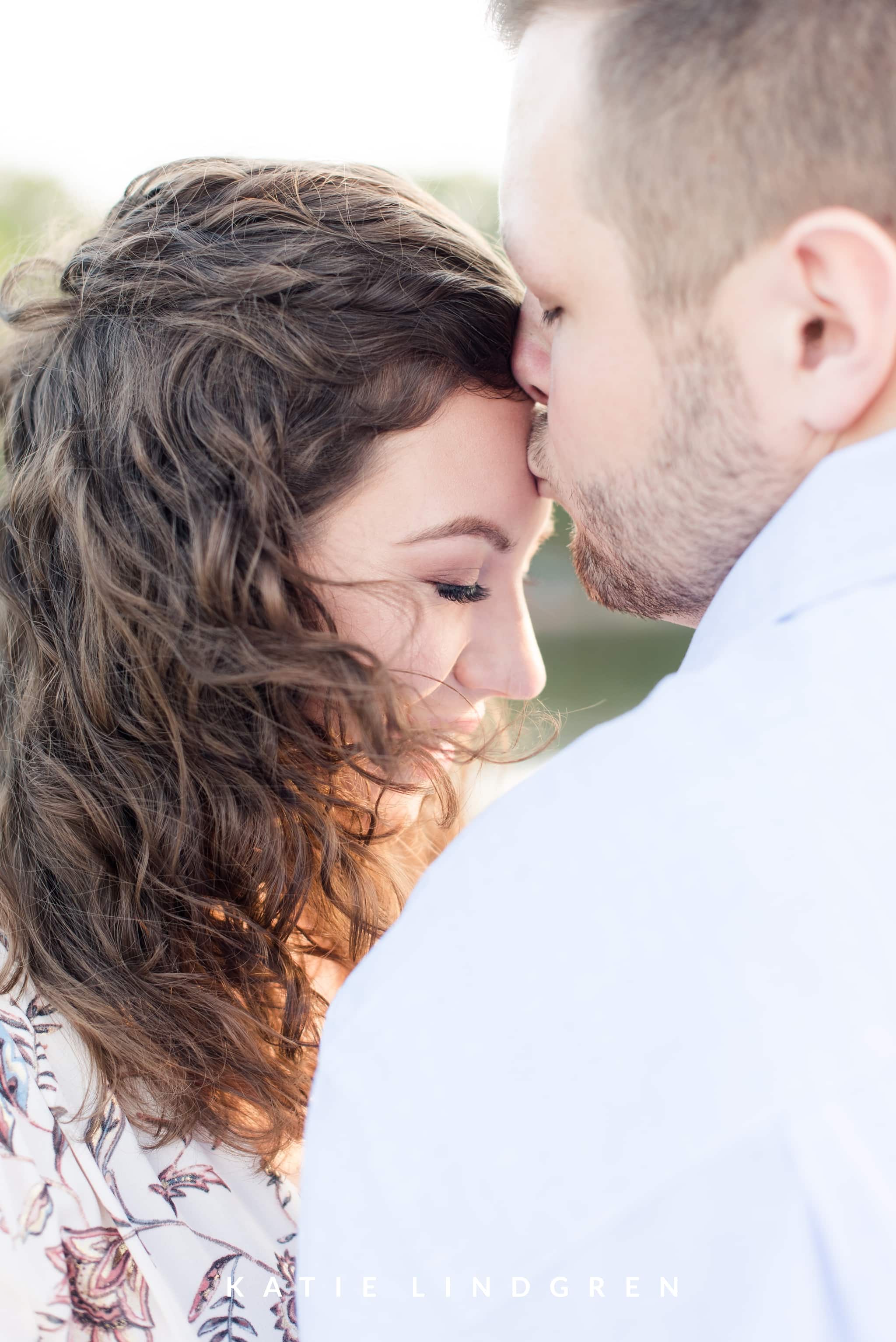 Gray's Lake Engagement Photos