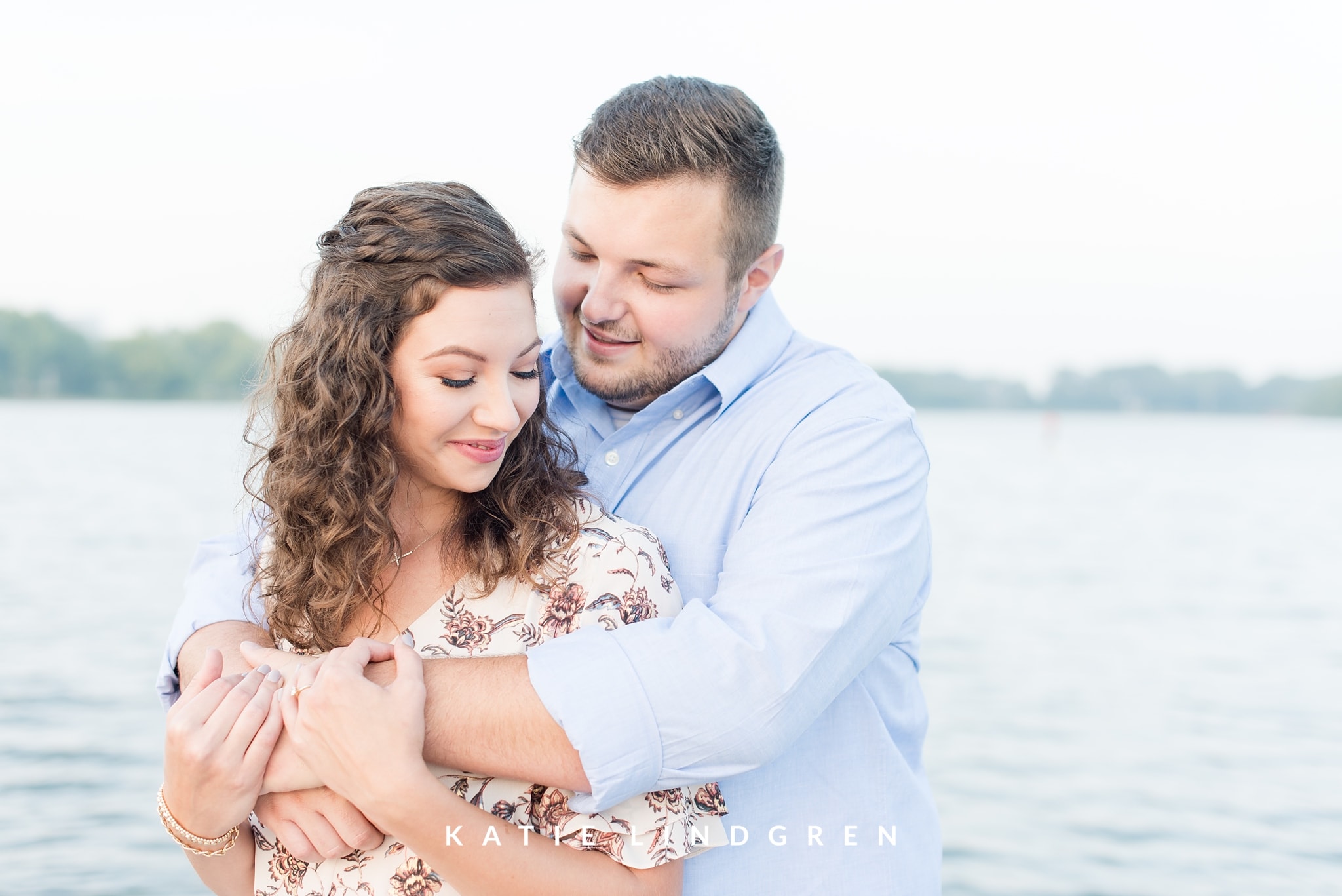 Gray's Lake Engagement Photos