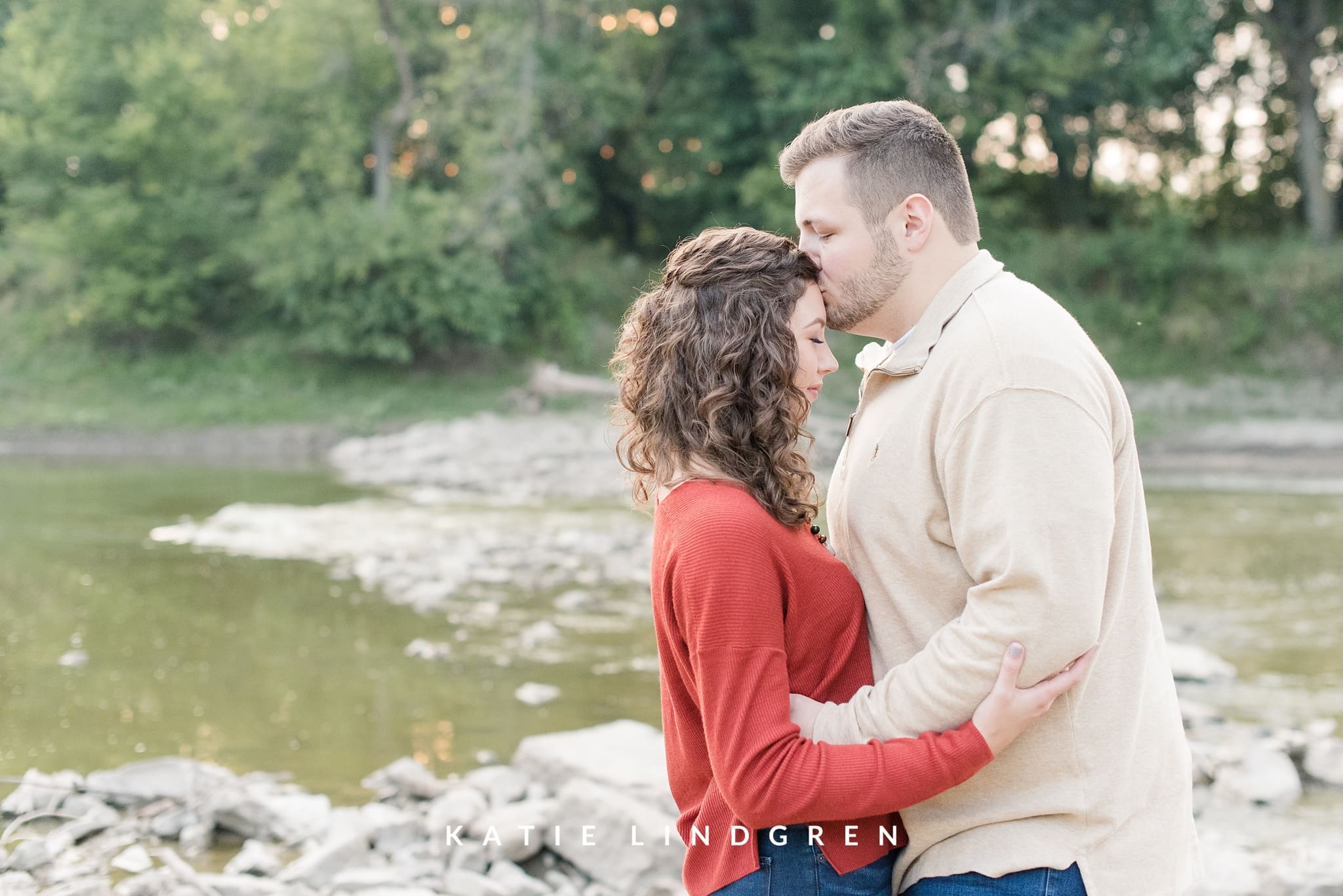 Gray's Lake Engagement Photos